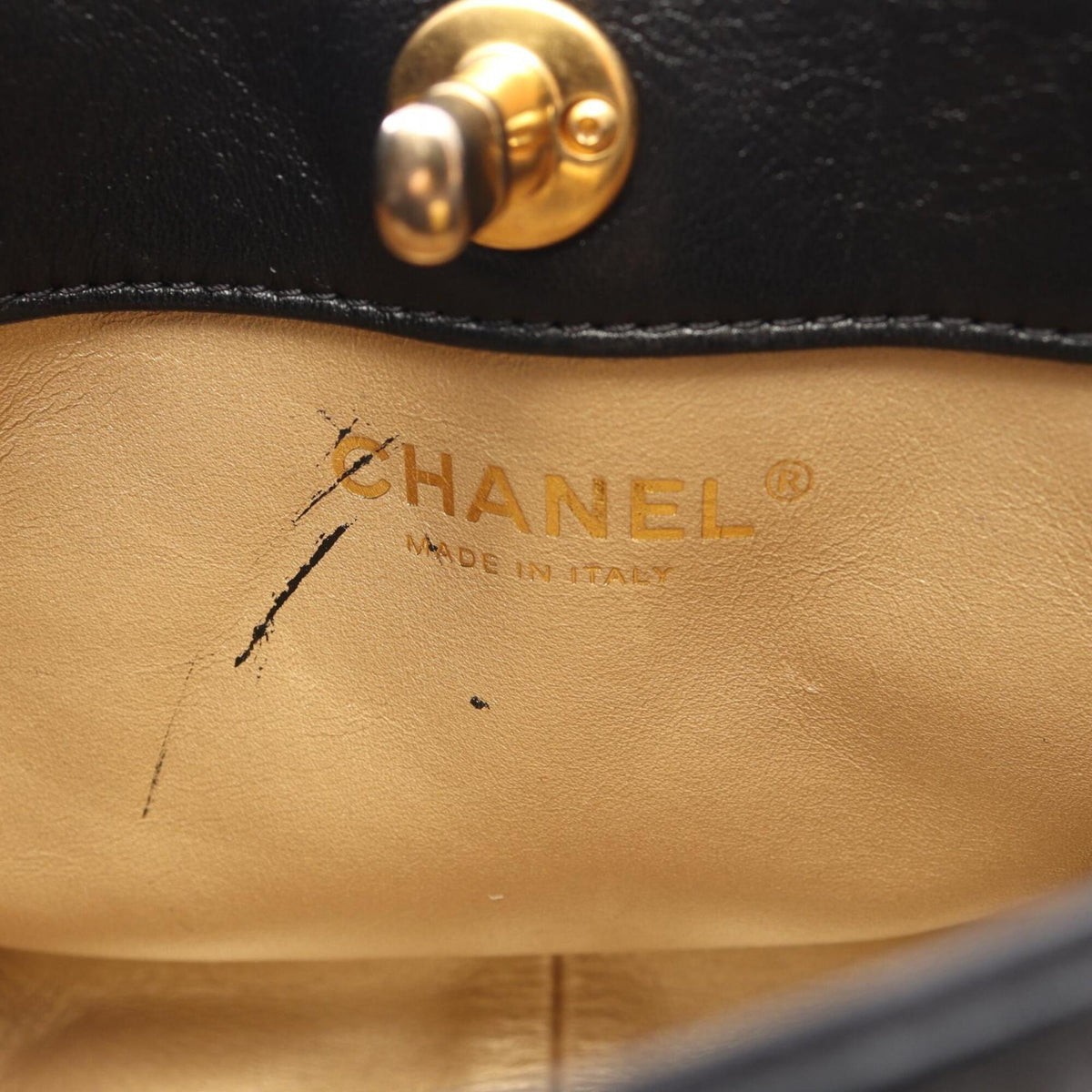 Chanel Matelasse Black Leather Handbag Shoulder Bag (Pre-Owned)