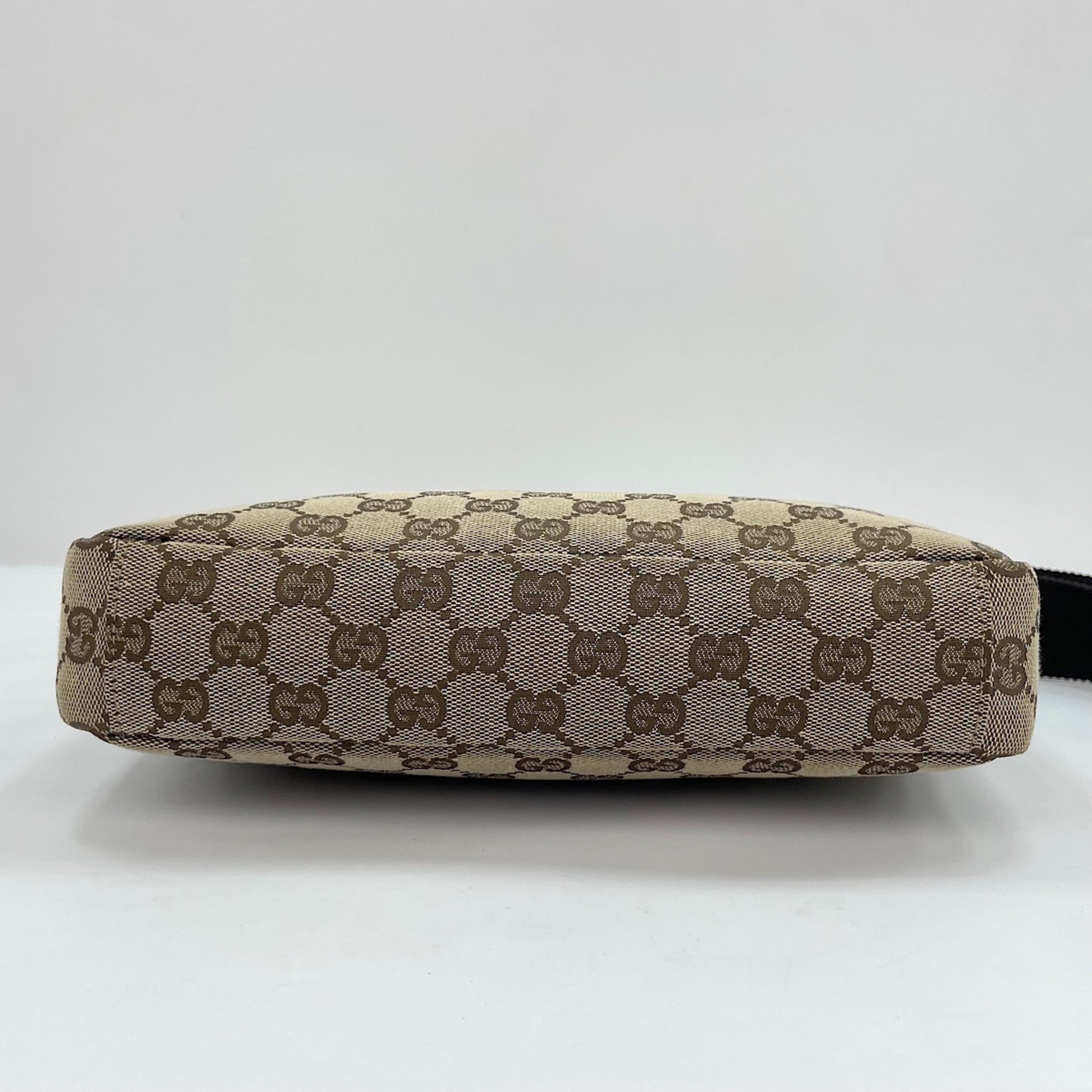 Gucci Beige Shoulder Bag (Pre-Owned)