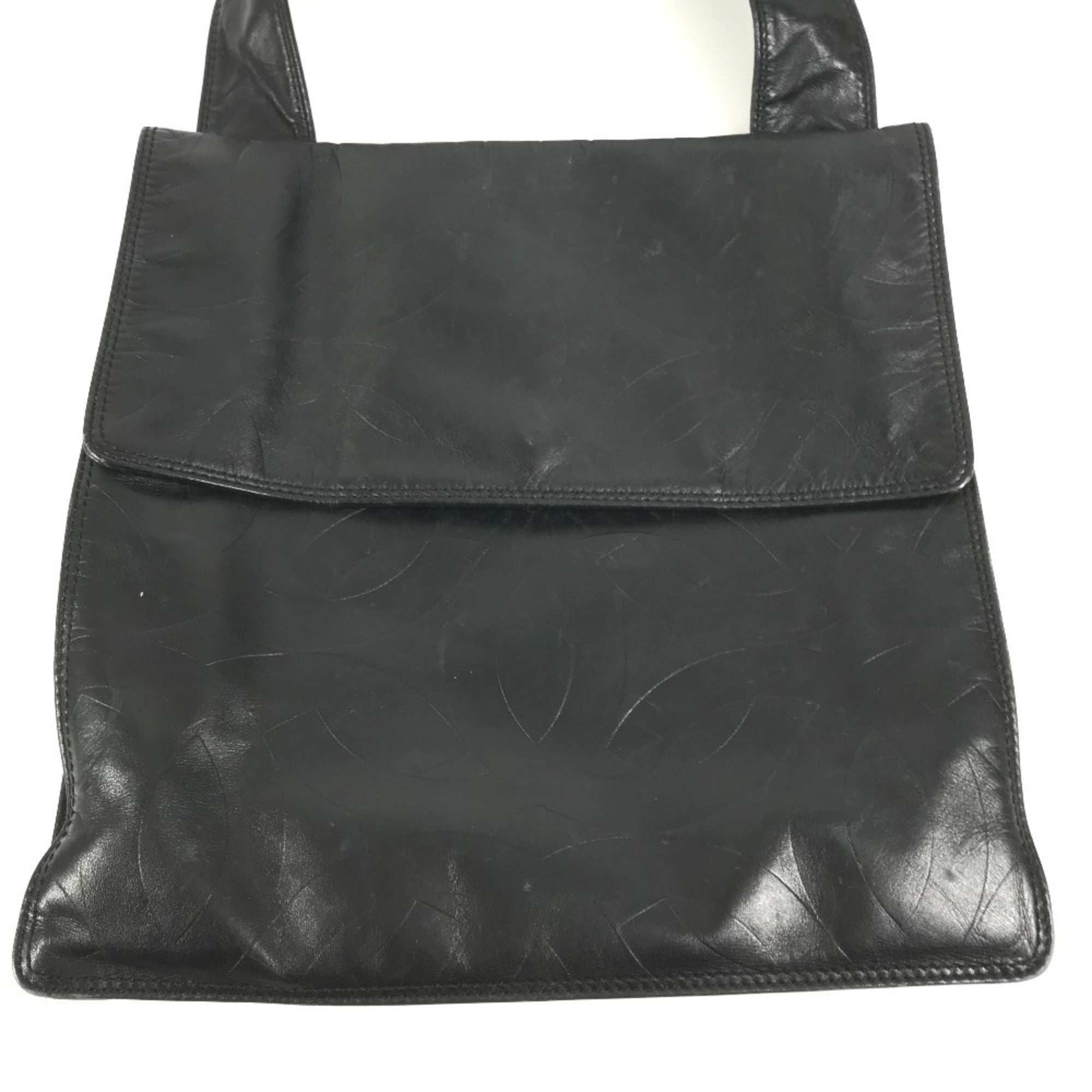 Chanel Black Leather Pochette Shoulder Bag (Pre-Owned)