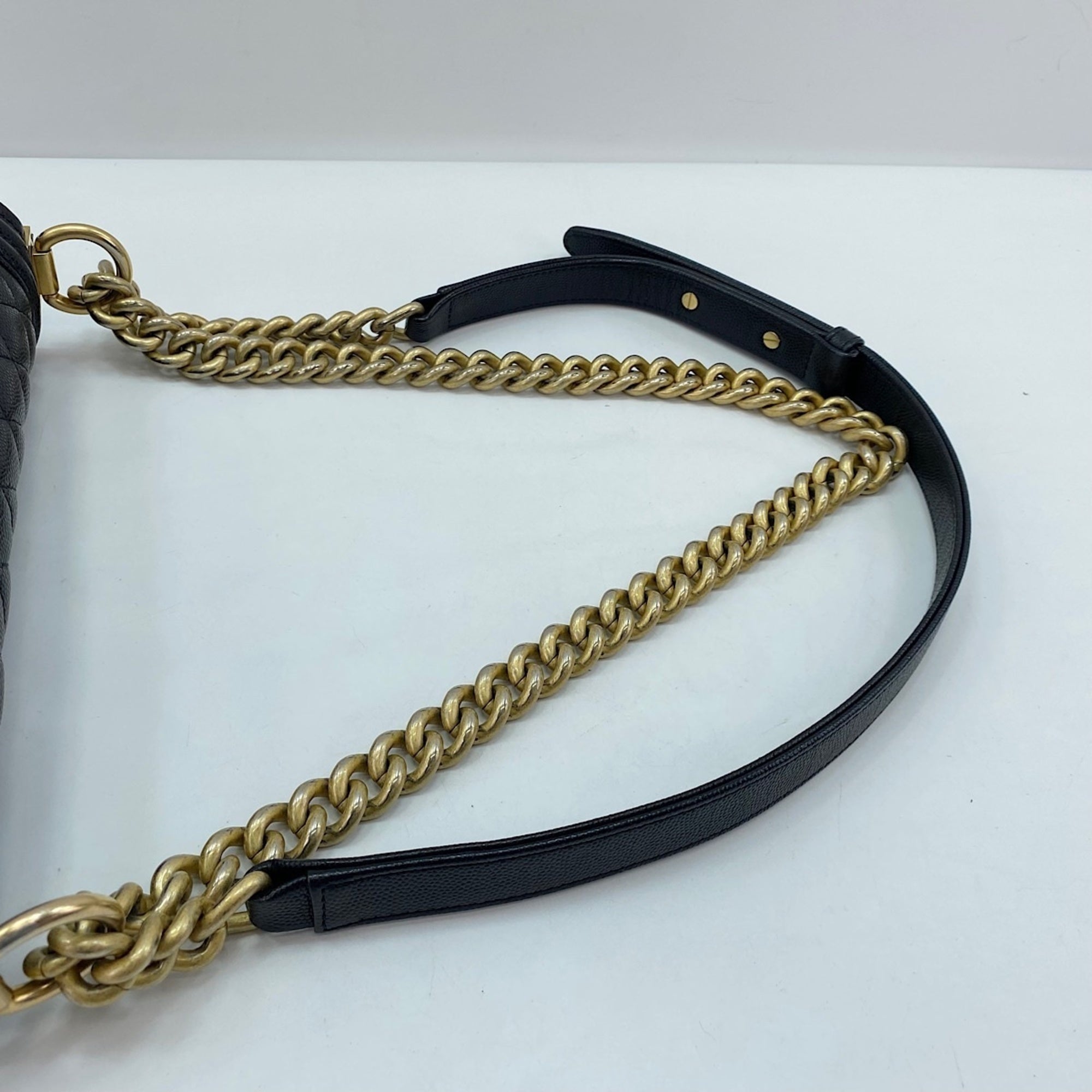 Chanel Black Shoulder Bag (Pre-Owned)