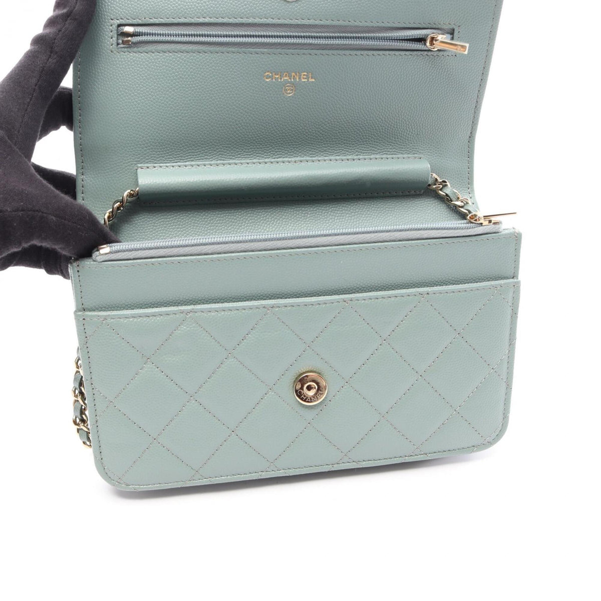 Chanel Green Grained Calfskin Handbag Shoulder Bag (Pre-Owned)