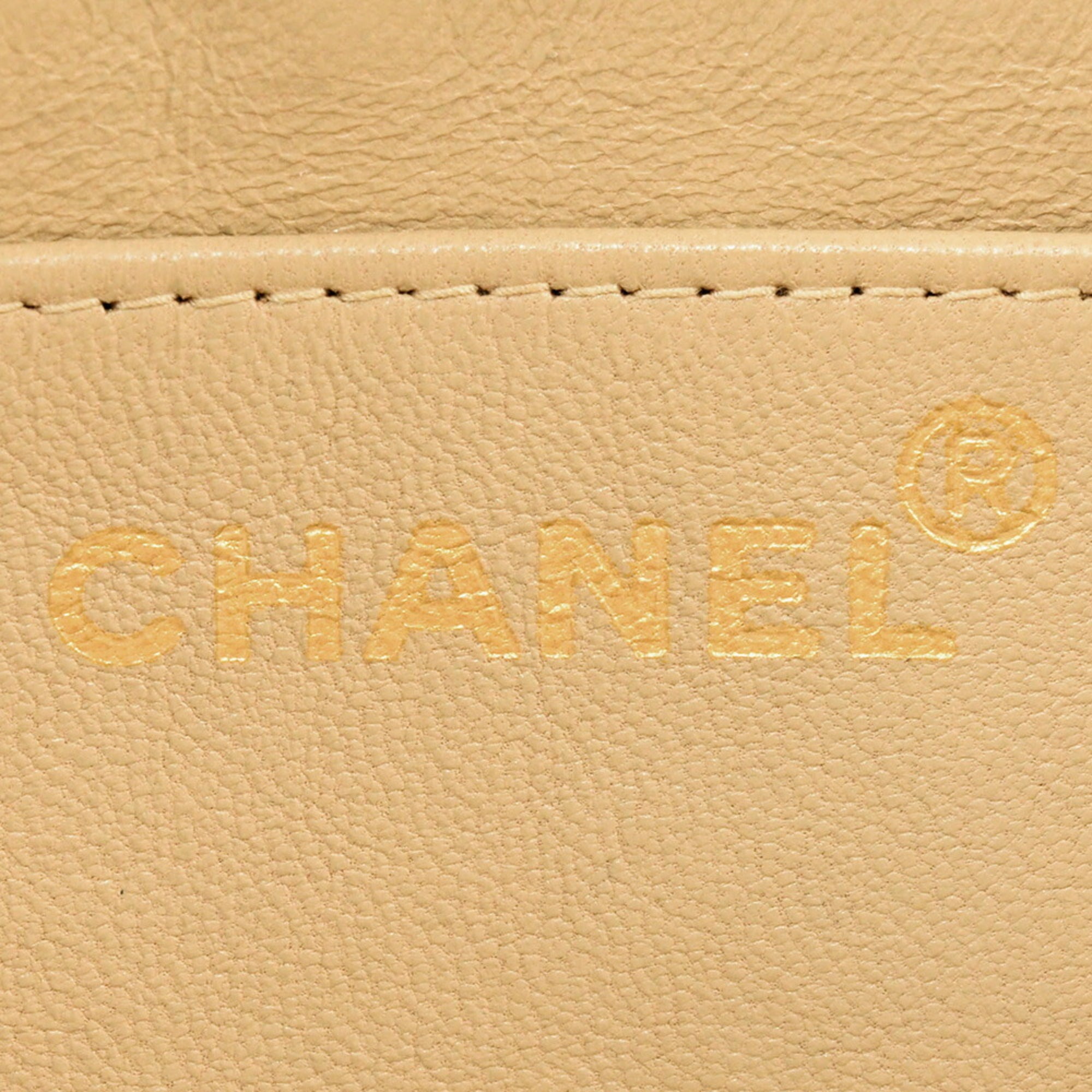 Chanel Beige Shoulder Bag (Pre-Owned)