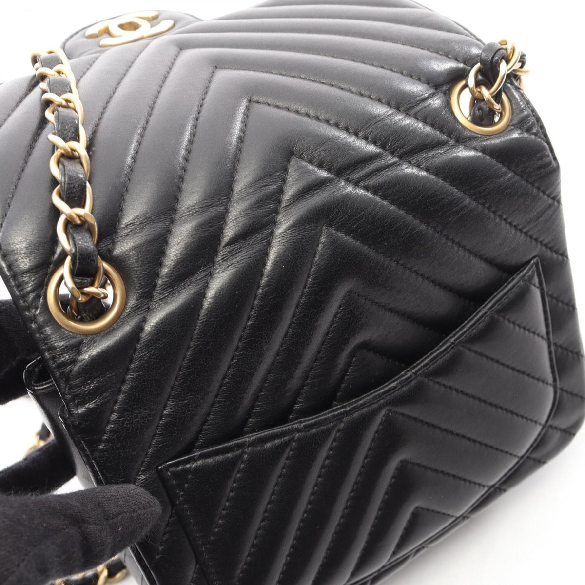 Chanel Black Leather Handbag Shoulder Bag (Pre-Owned)