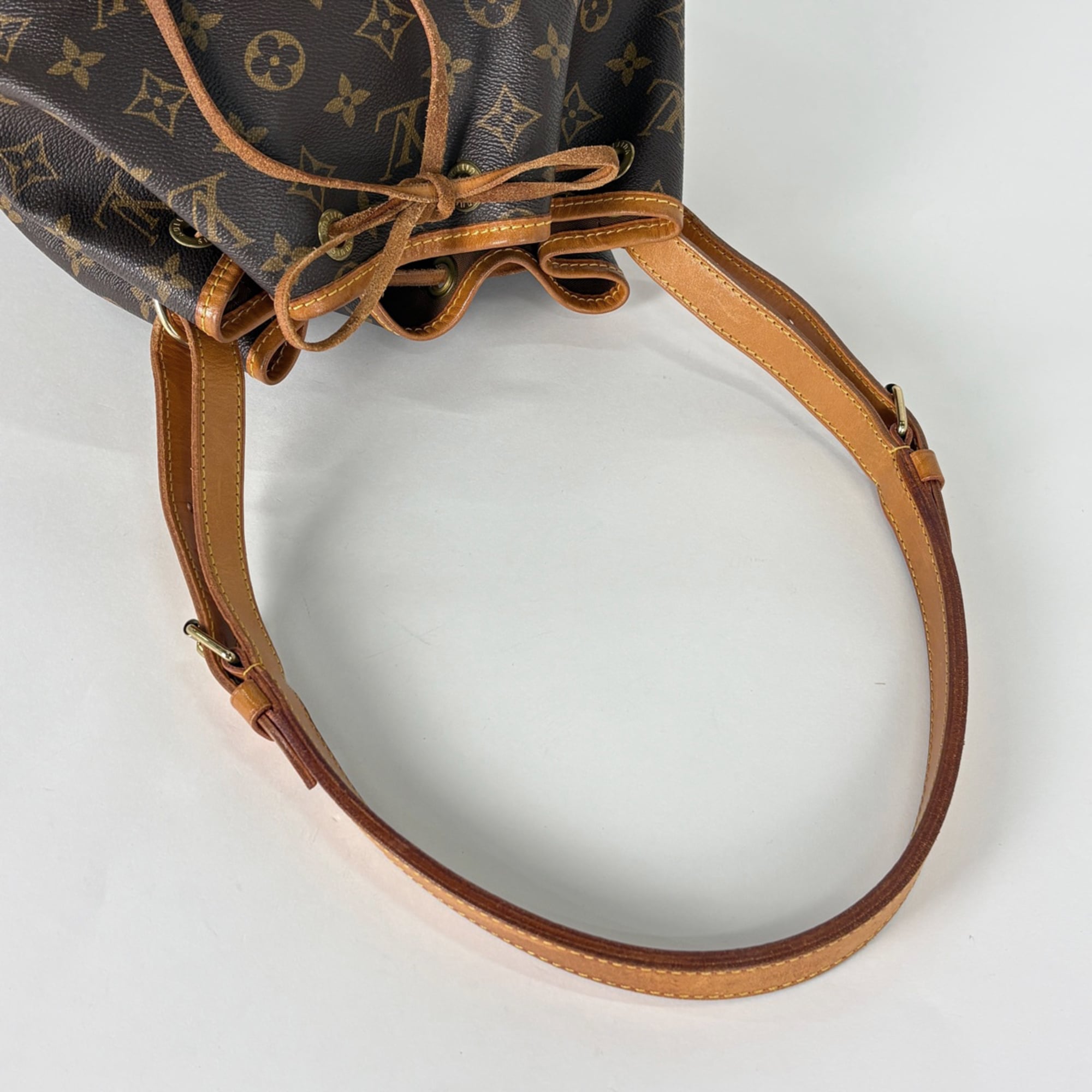 Louis Vuitton Brown Monogram Shoulder Bag (Pre-Owned)