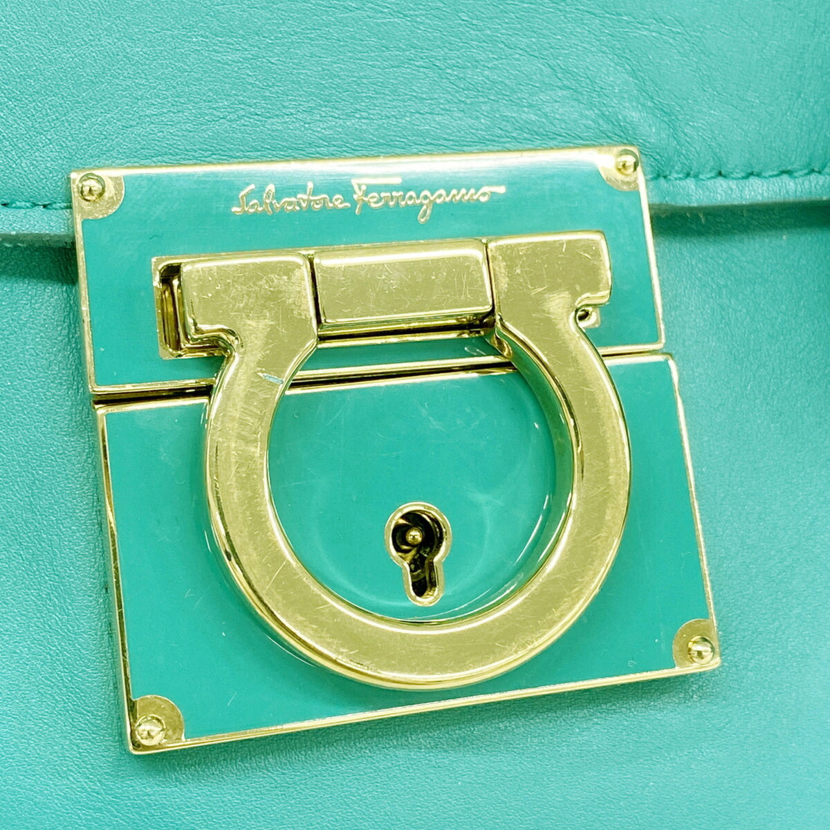 Salvatore Ferragamo Green Leather Handbag (Pre-Owned)