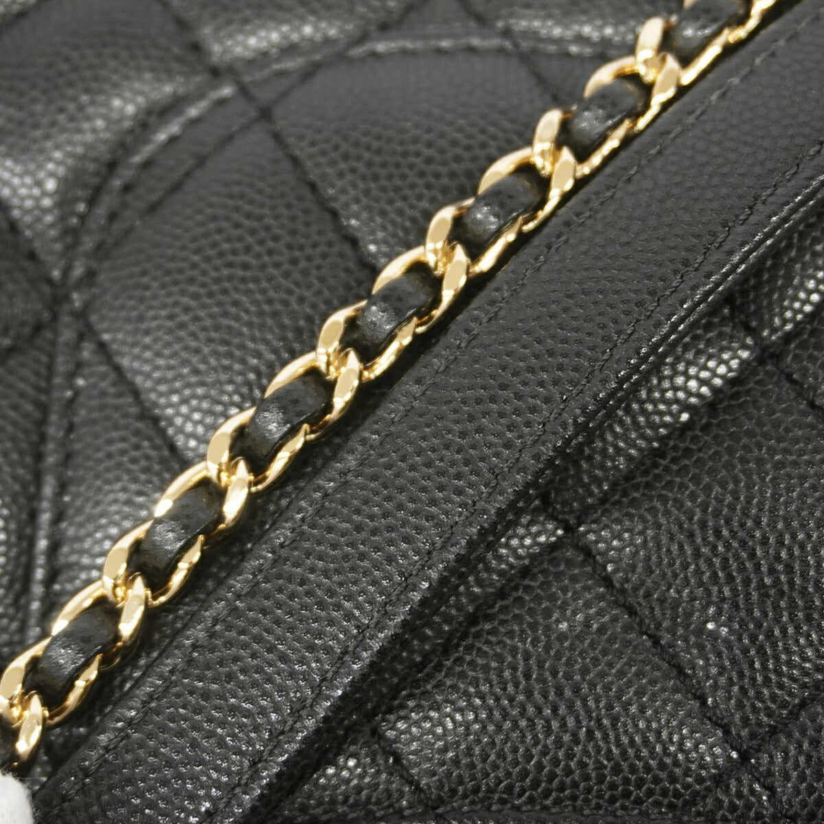 Chanel Black Grained Calfskin Handbag (Pre-Owned)