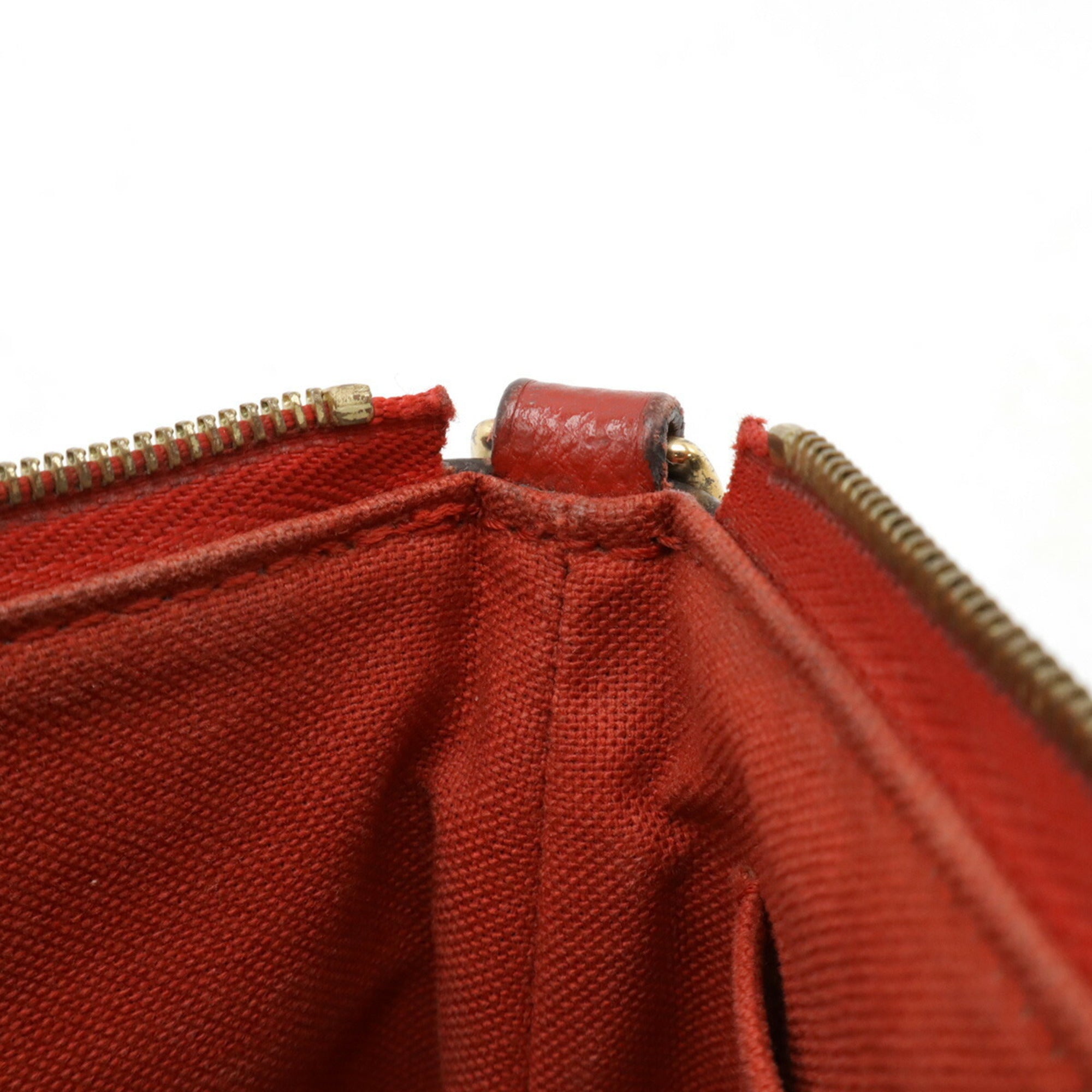 Louis Vuitton Cerise Monogram Red Color Monogram Leather Clutch Bag Shoulder Bag (Pre-Owned)