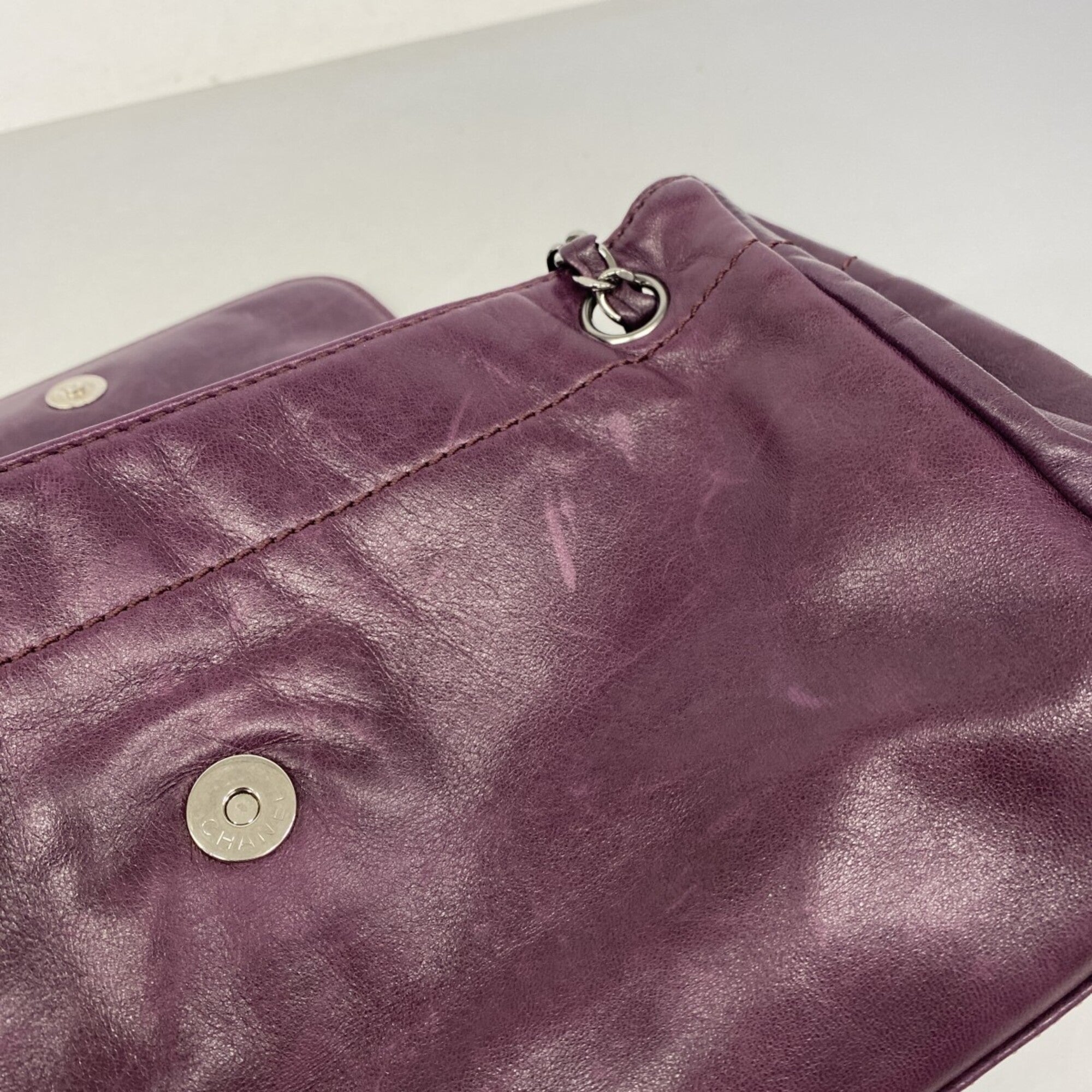 Chanel Purple Leather Shoulder Bag (Pre-Owned)