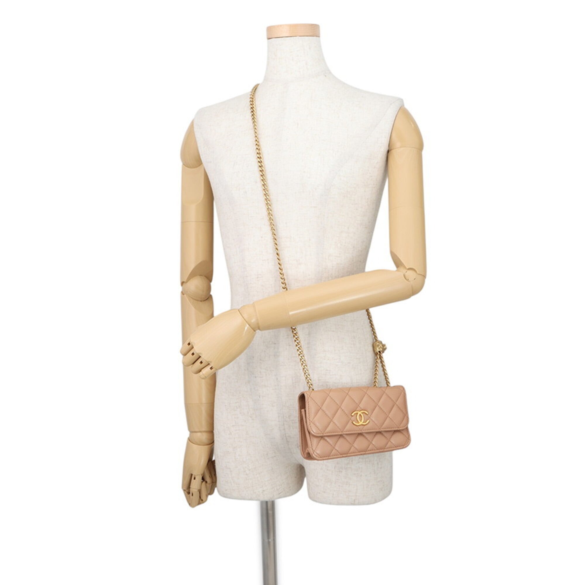 Chanel Beige Leather Pouch Shoulder Bag (Pre-Owned)