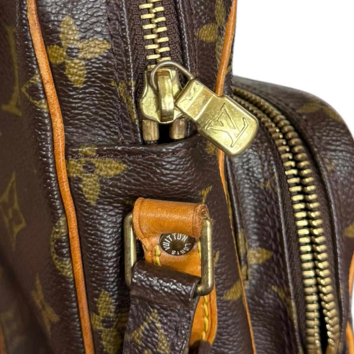 Louis Vuitton Brown Monogram Canvas Shoulder Bag (Pre-Owned)