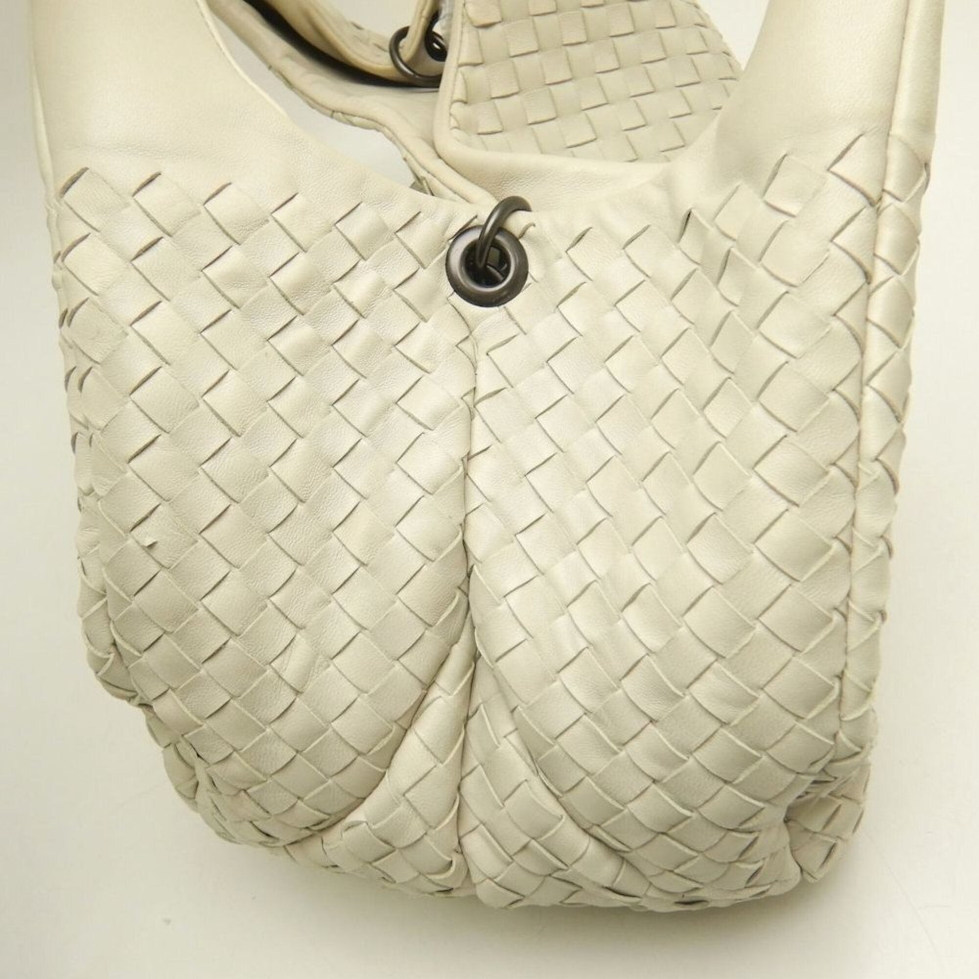 Bottega Veneta Intrecciato Ivory Leather Shoulder Bag (Pre-Owned)