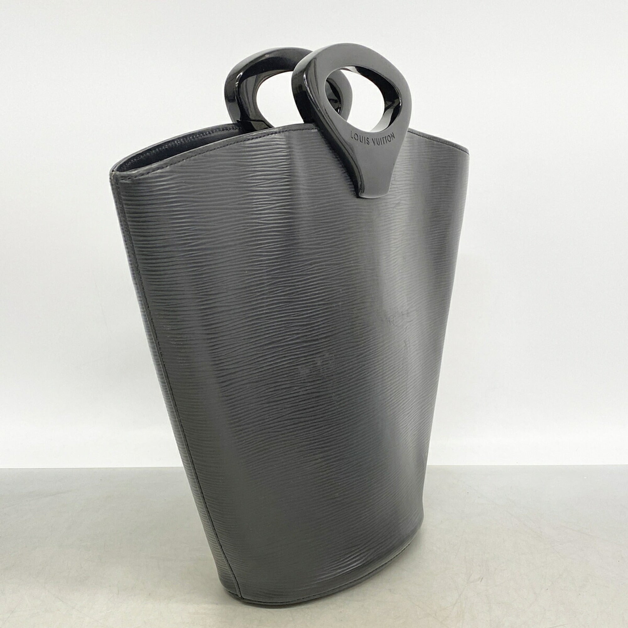 Louis Vuitton Noir Handbag (Pre-Owned)