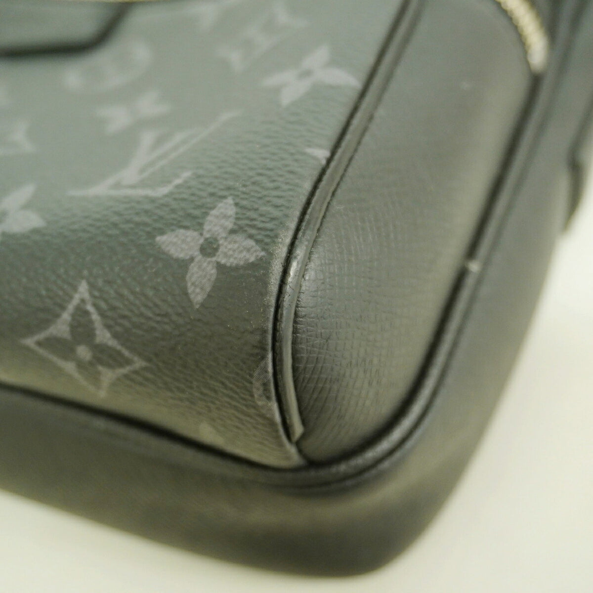 Louis Vuitton Black Shoulder Bag (Pre-Owned)