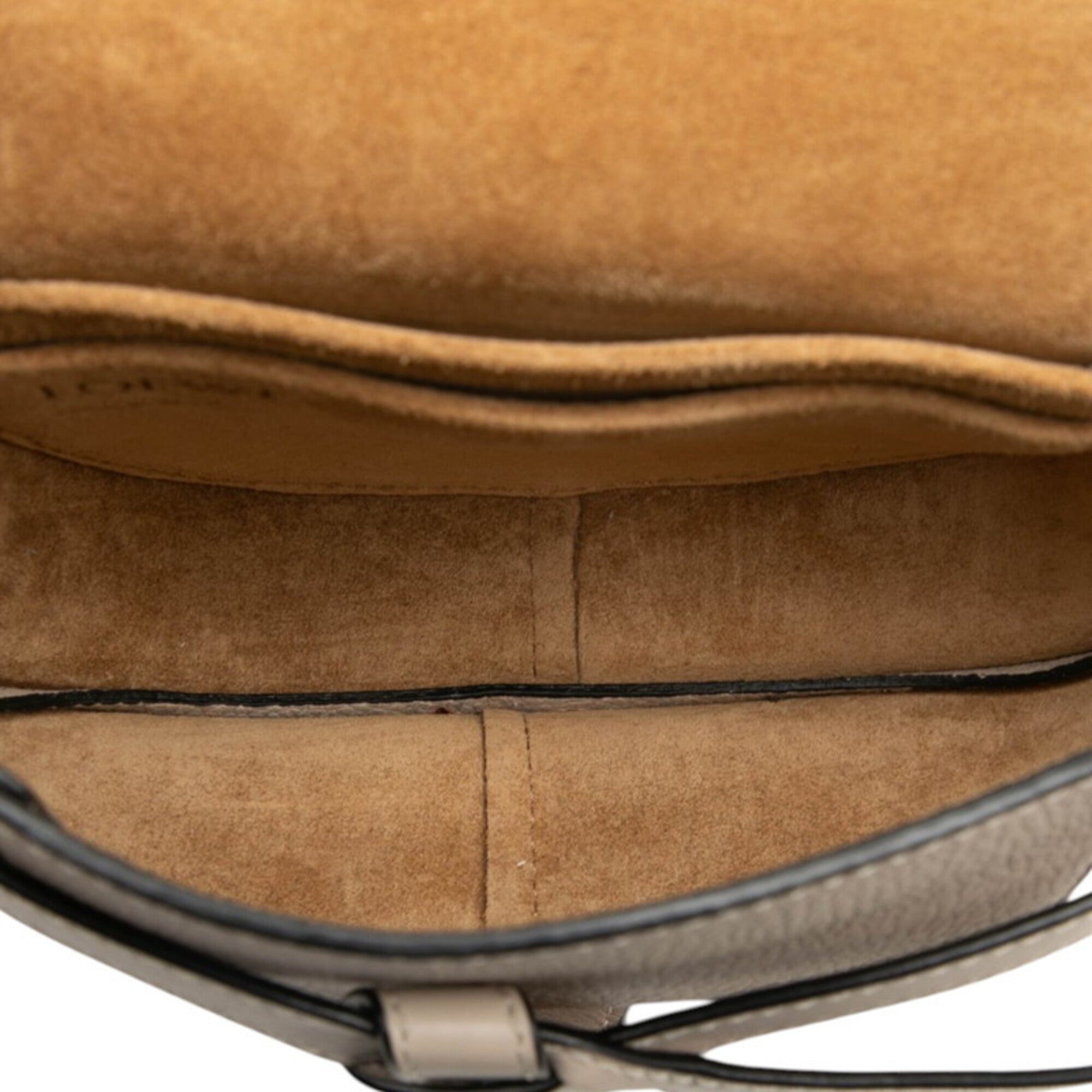 Loewe Beige Leather Shoulder Bag (Pre-Owned)