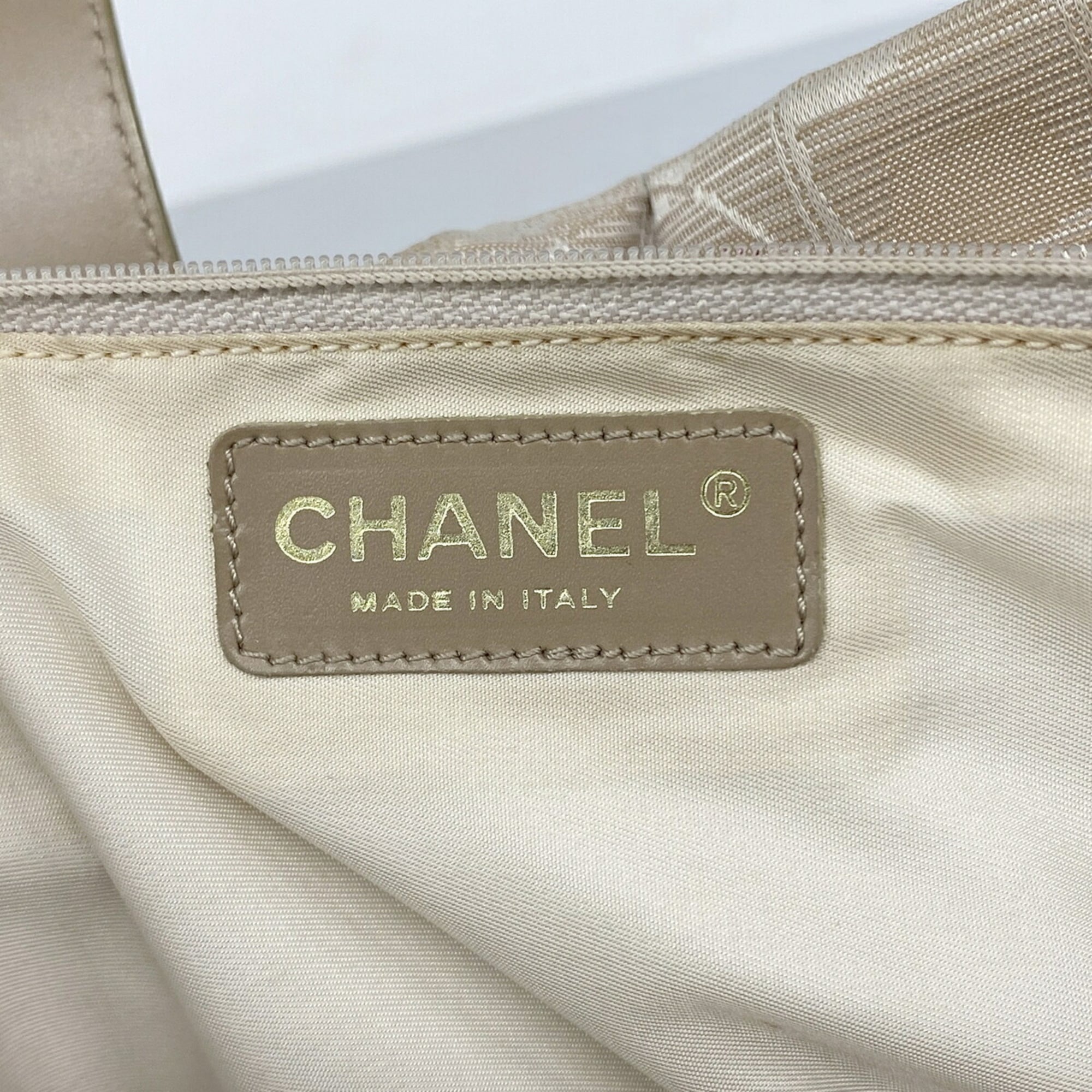 Chanel Beige Nylon Tote Bag (Pre-Owned)