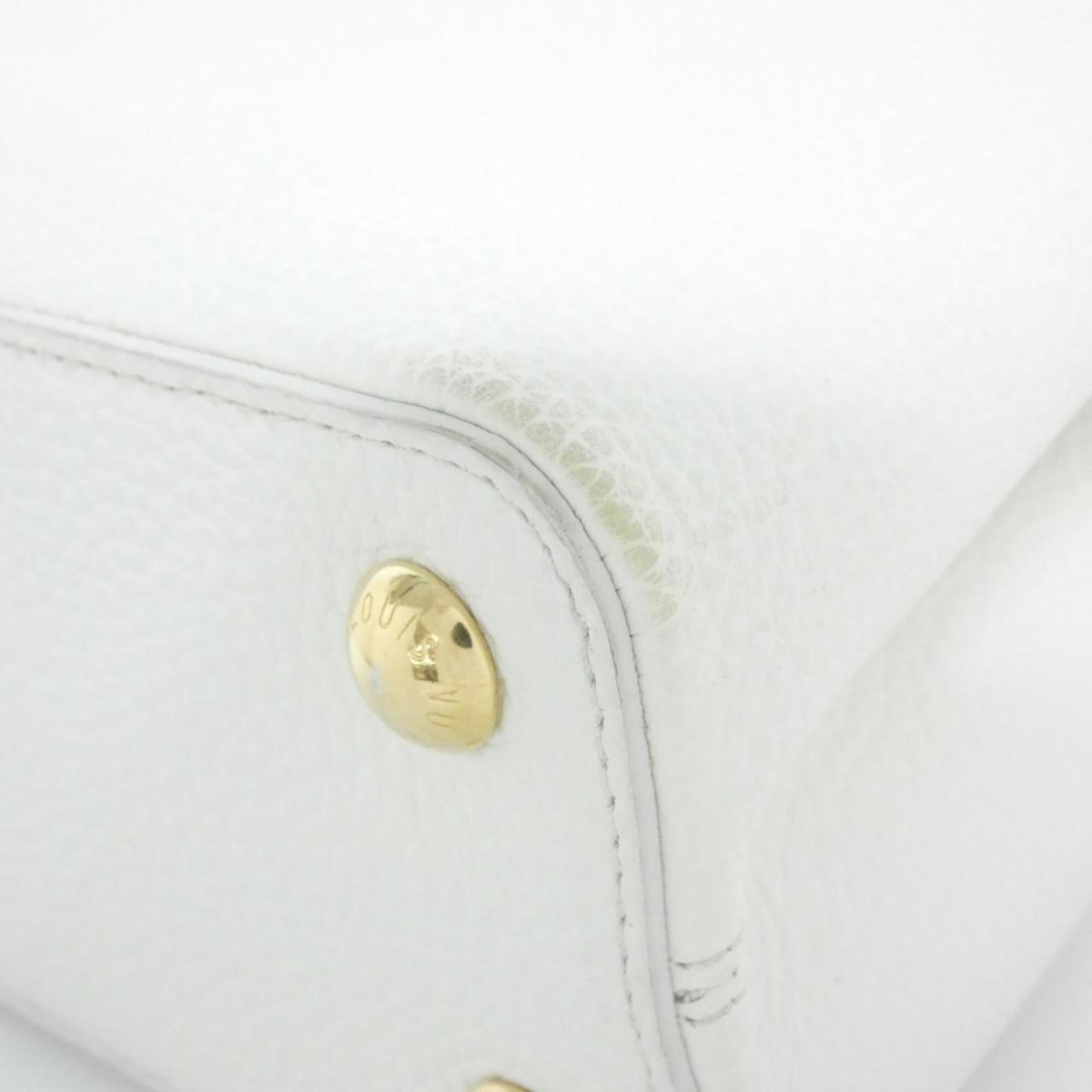 Louis Vuitton Blanc Handbag (Pre-Owned)