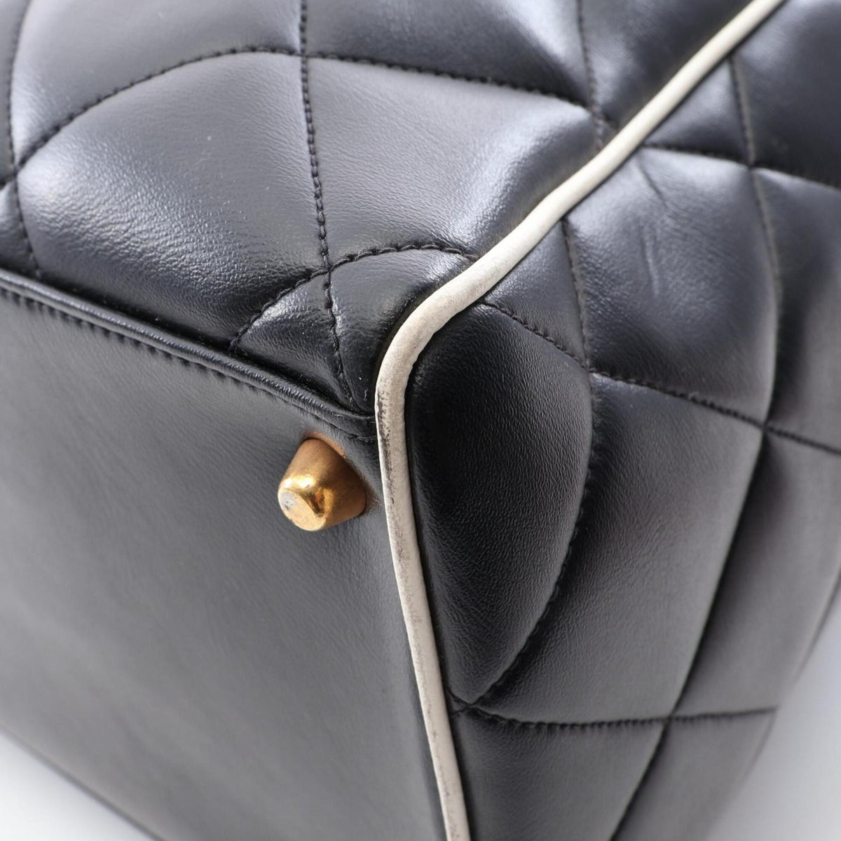 Chanel Black White Leather Boston Bag Handbag (Pre-Owned)