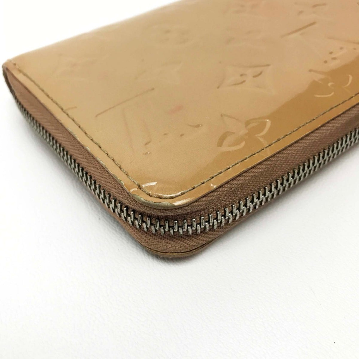 Louis Vuitton Beige Leather Long Wallet (Bi-Fold) (Pre-Owned)