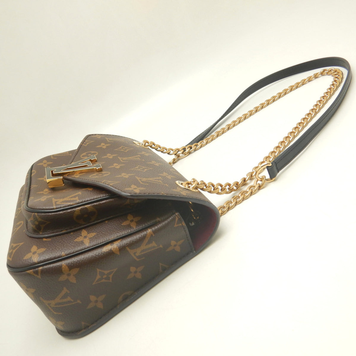 Louis Vuitton Brown Monogram Monogram Shoulder Bag (Pre-Owned)