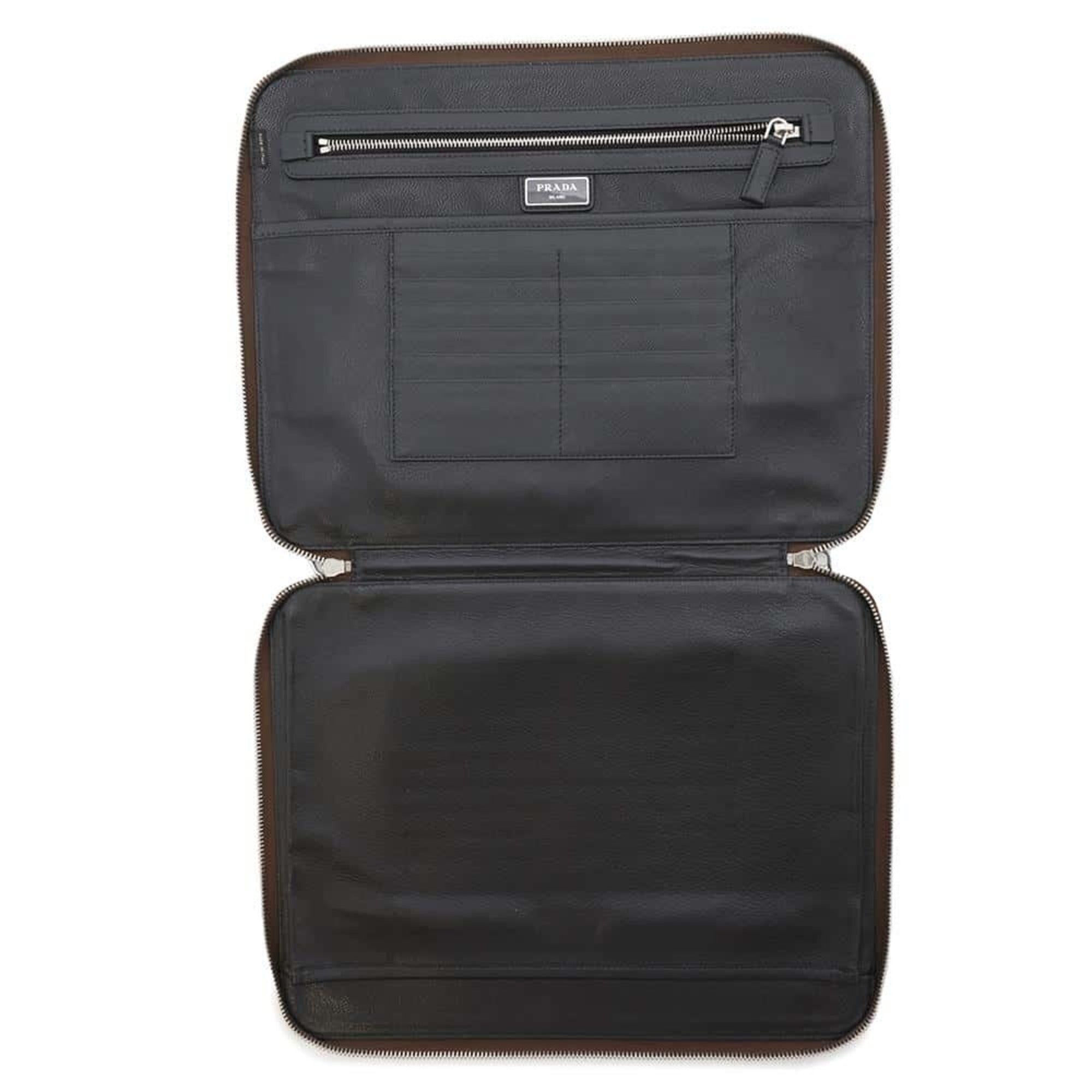 Prada Brown Leather Clutch Bag (Pre-Owned)