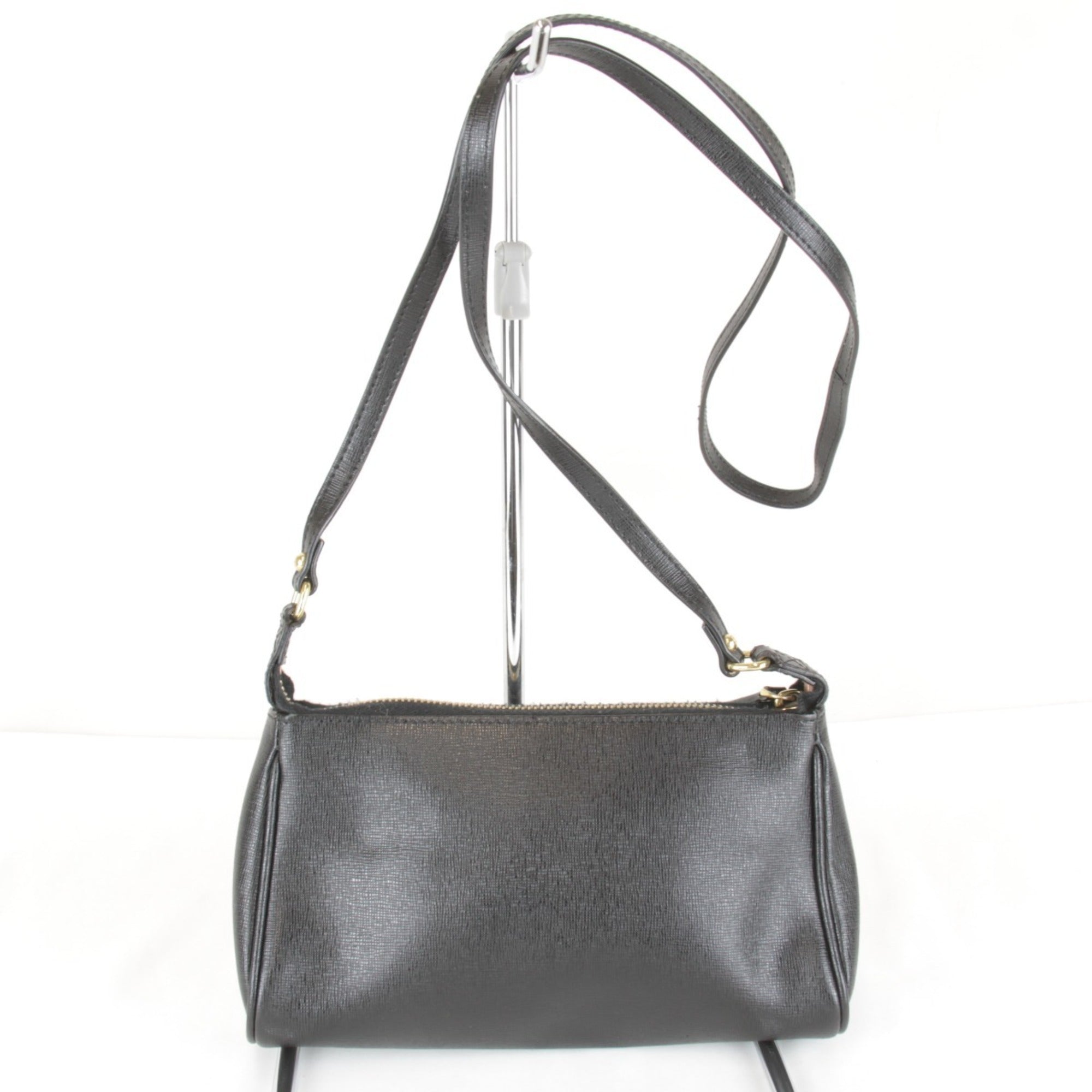 Fendi Black Leather Pouch Shoulder Bag (Pre-Owned)