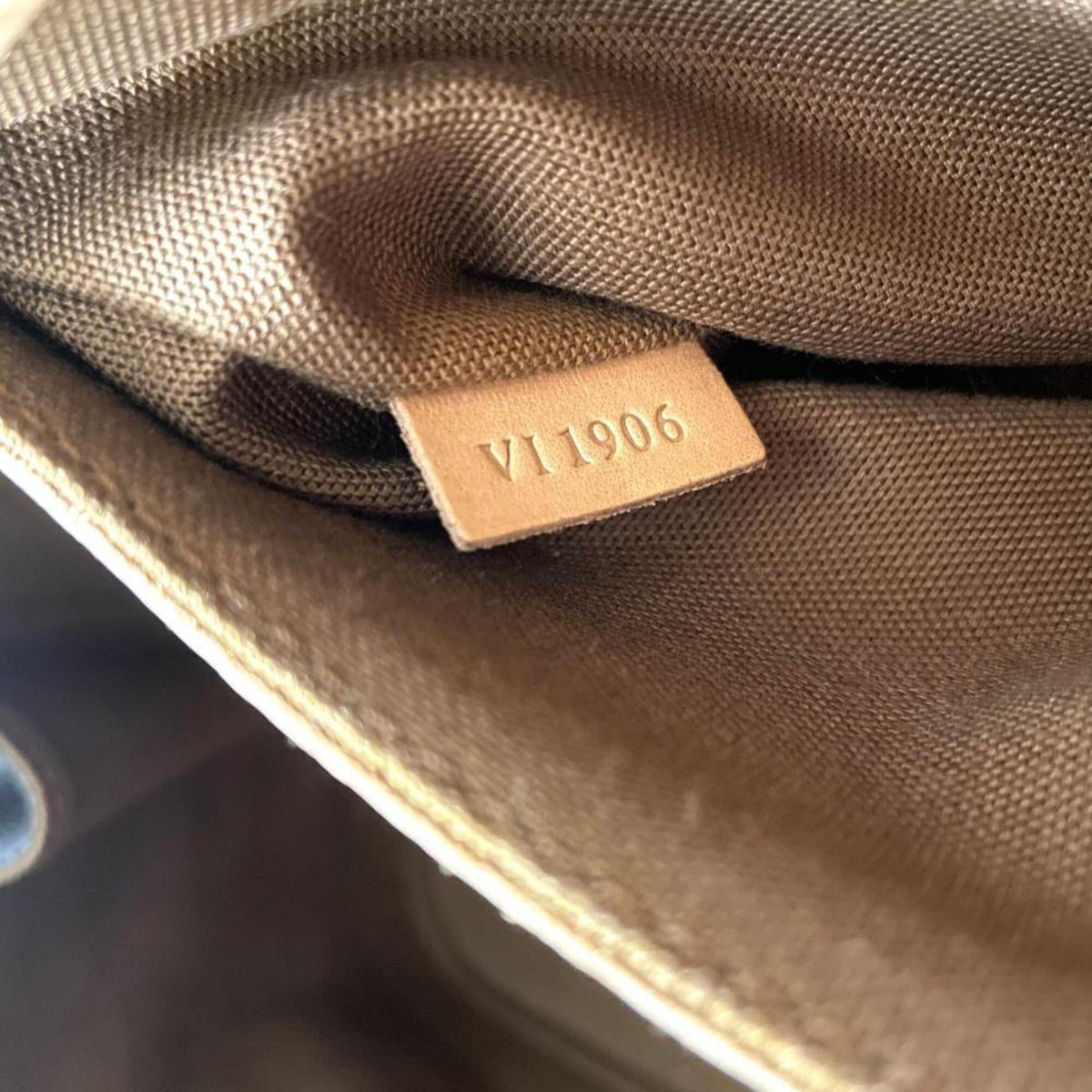 Louis Vuitton Brown Monogram Monogram Handbag (Pre-Owned)