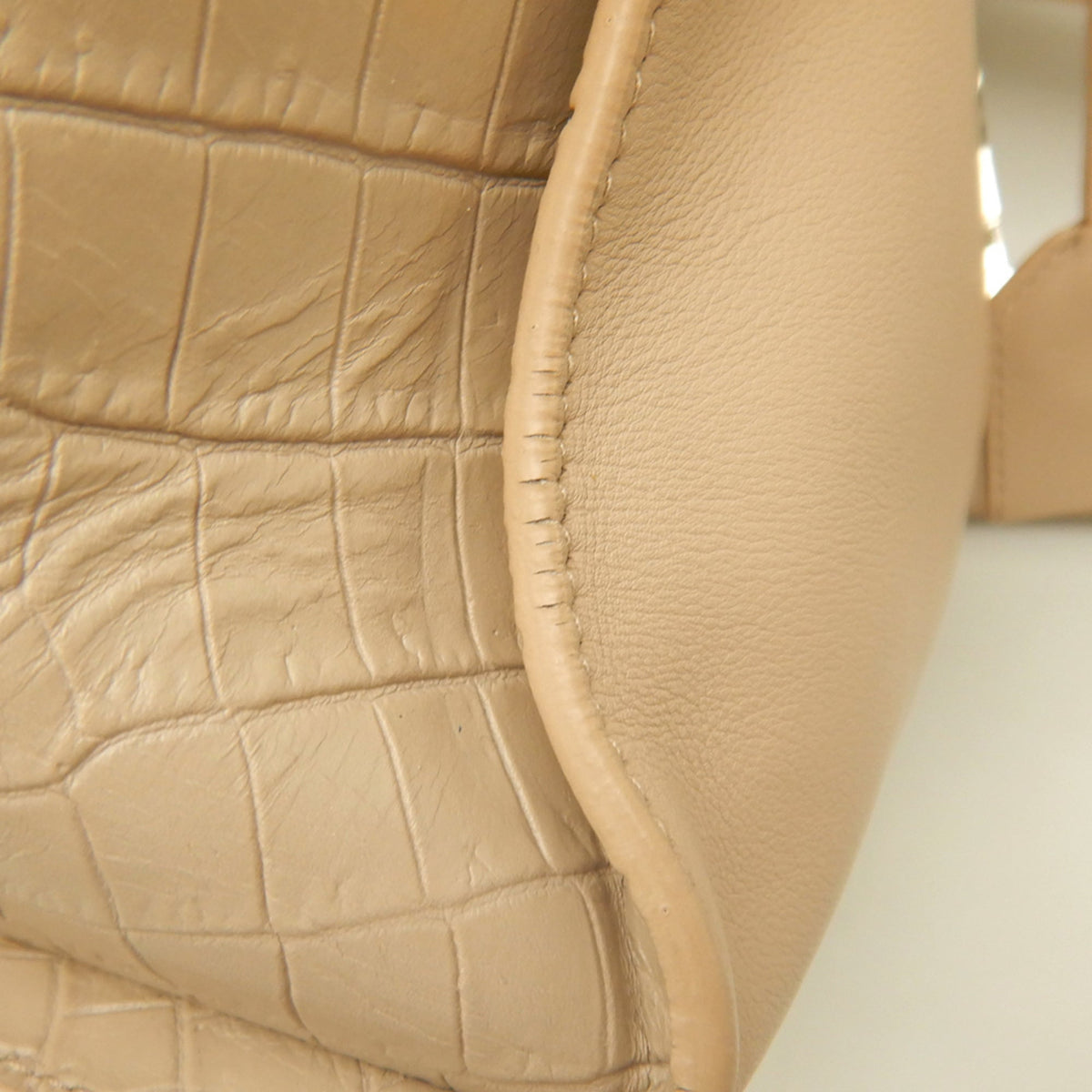 Saint Laurent Beige Leather Handbag (Pre-Owned)