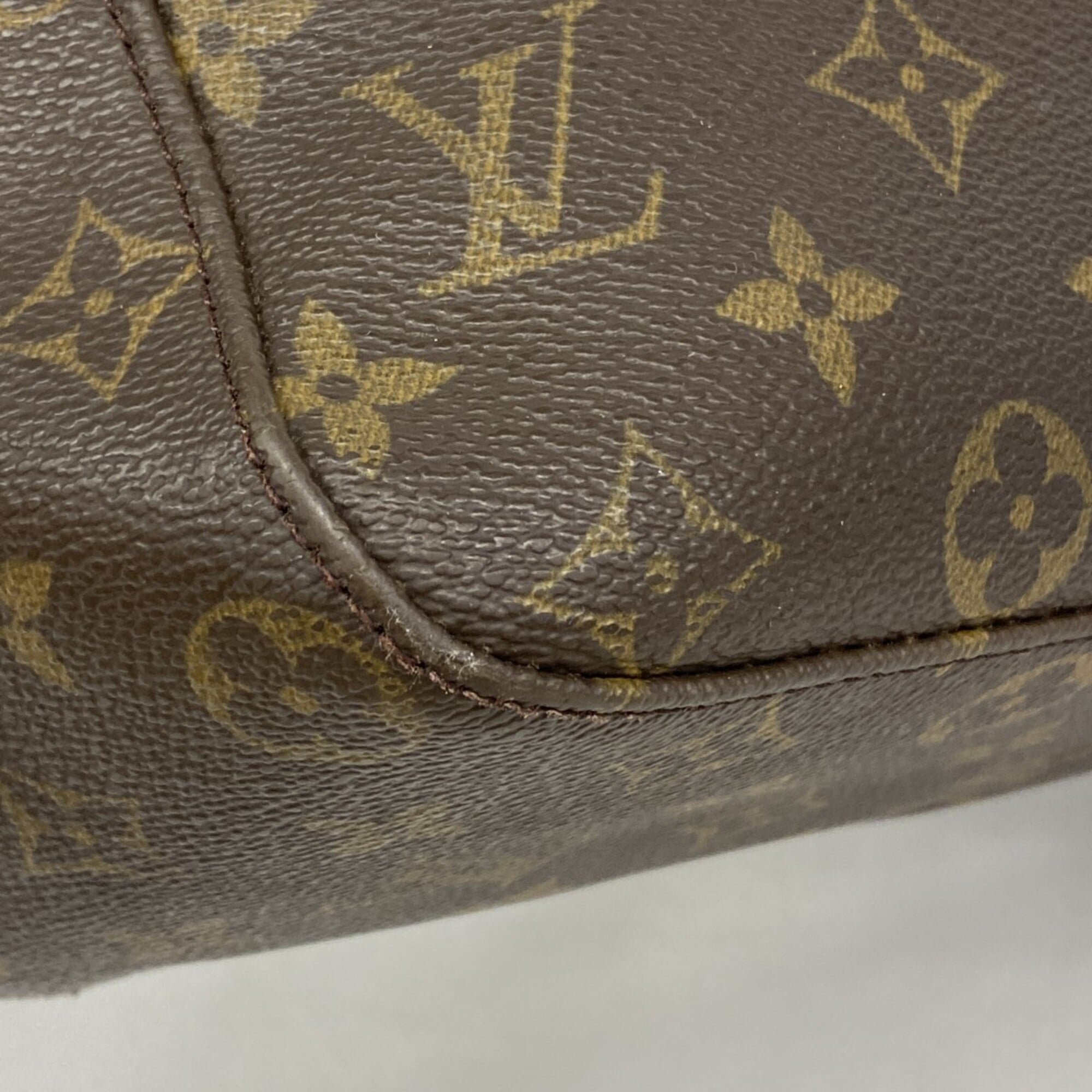 Louis Vuitton Brown Shoulder Bag (Pre-Owned)
