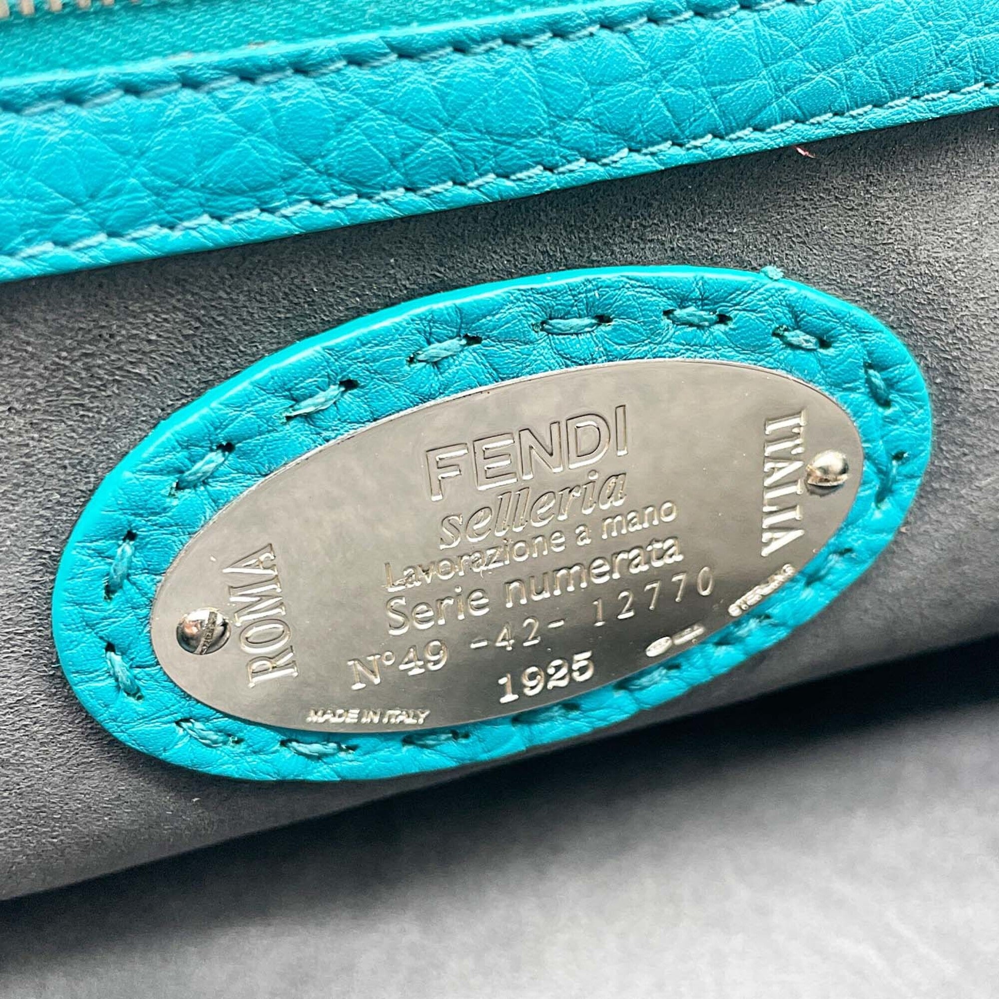 Fendi Blue Leather Shoulder Bag (Pre-Owned)