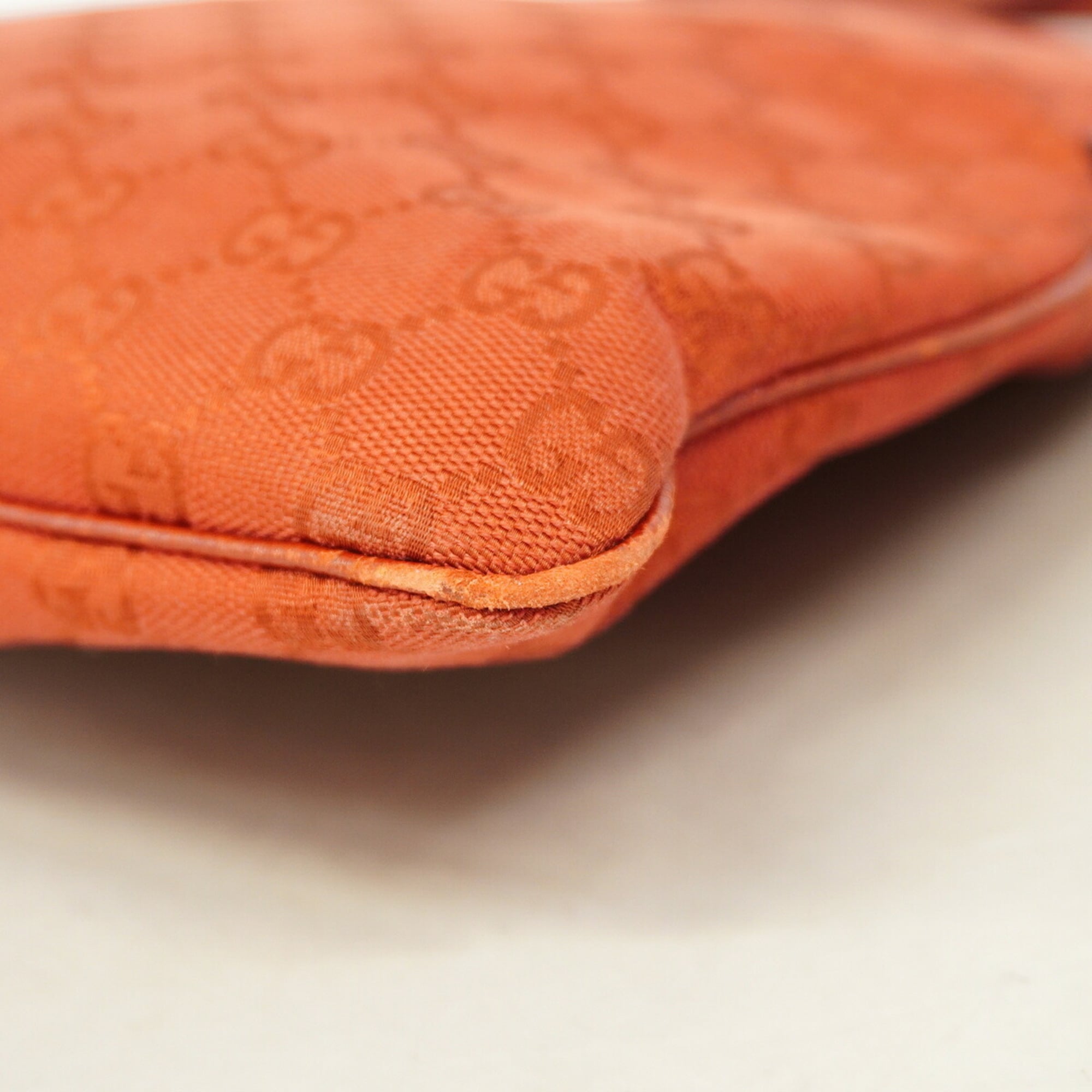 Gucci Red Color Canvas Shoulder Bag (Pre-Owned)