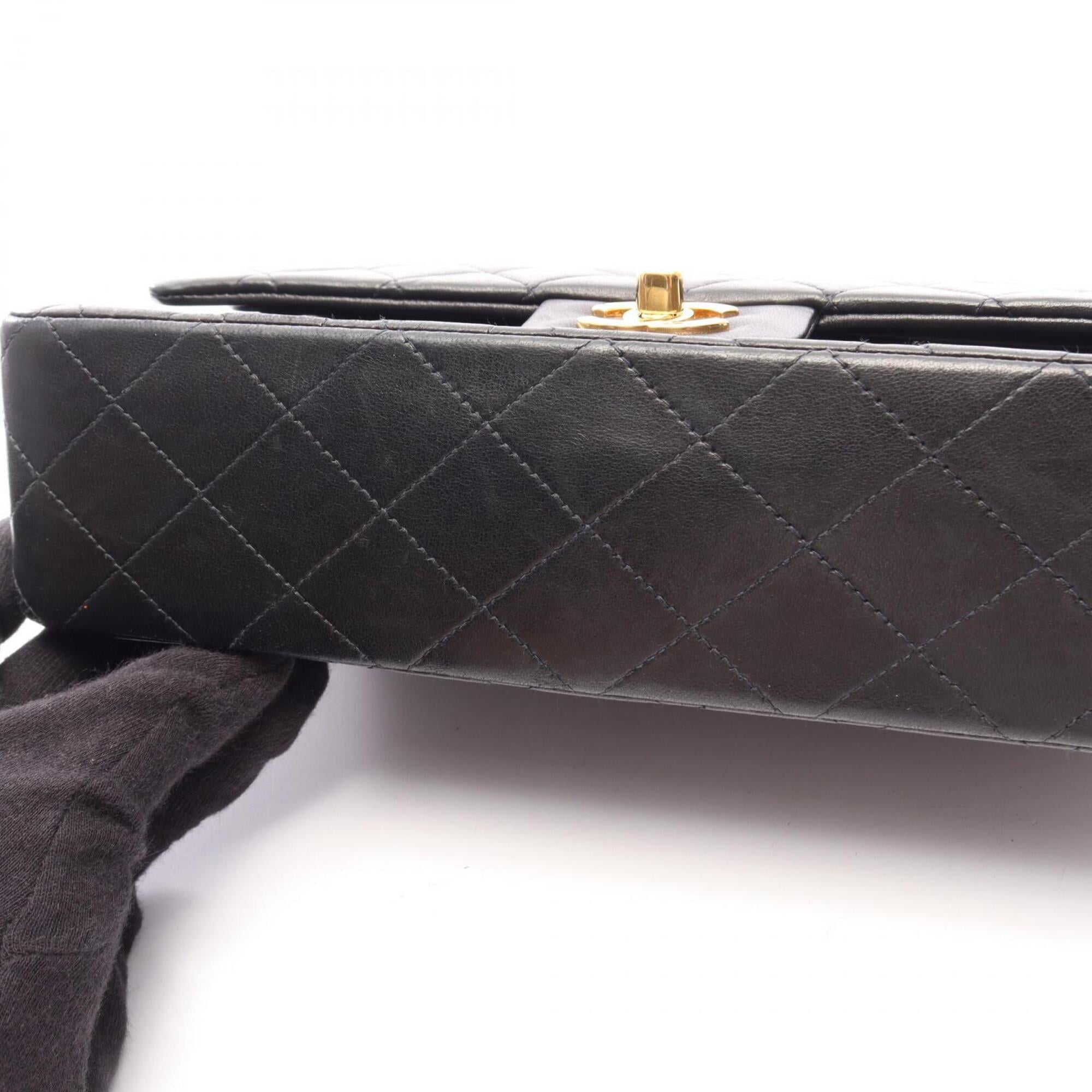 Chanel Black Leather Handbag Shoulder Bag (Pre-Owned)