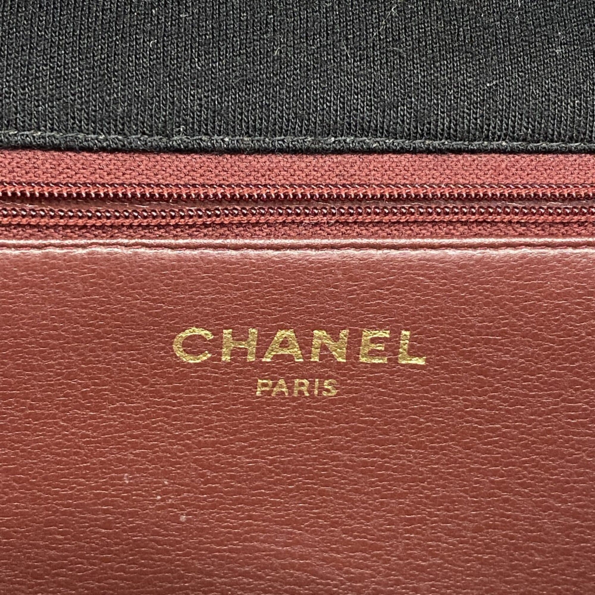 Chanel Black Shoulder Bag (Pre-Owned)