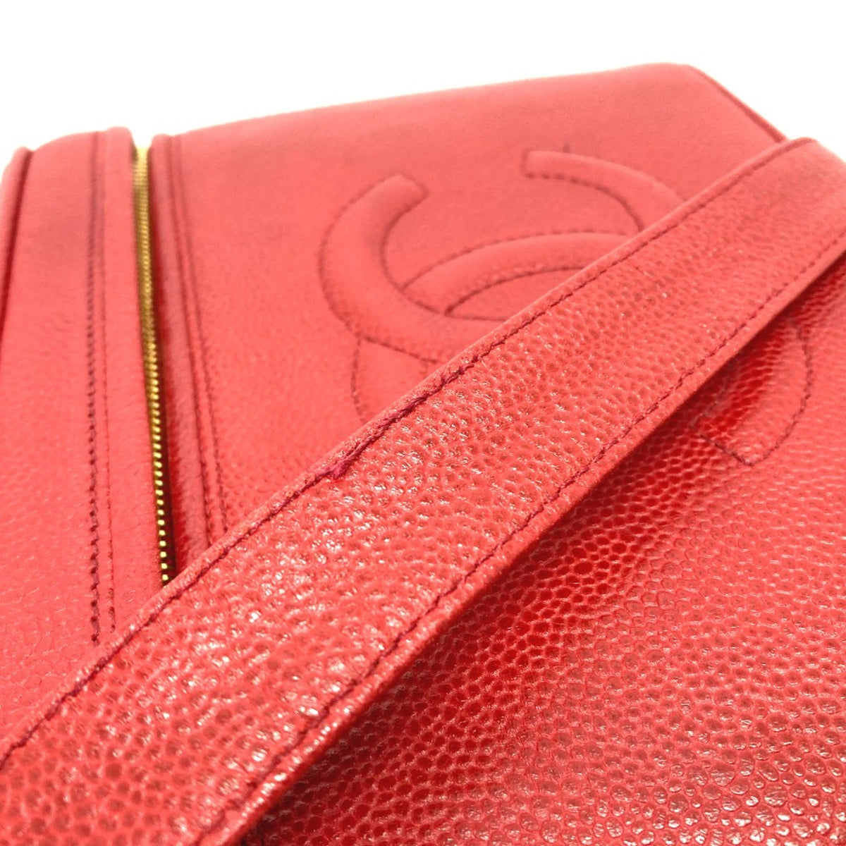 Chanel Red Leather Shoulder Bag (Pre-Owned)