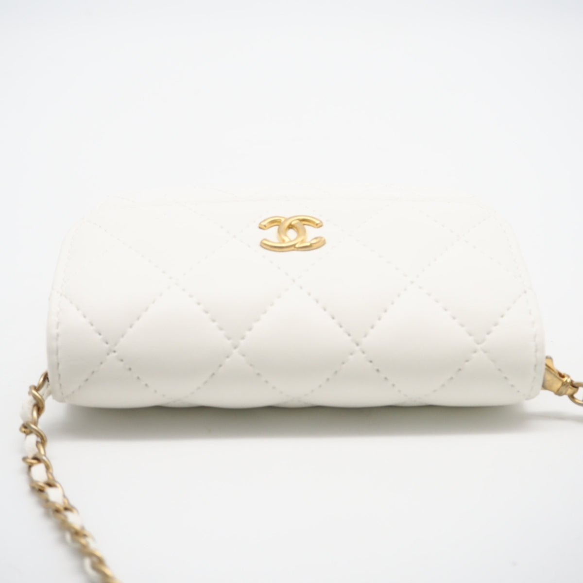Chanel White Leather Shoulder Bag (Pre-Owned)