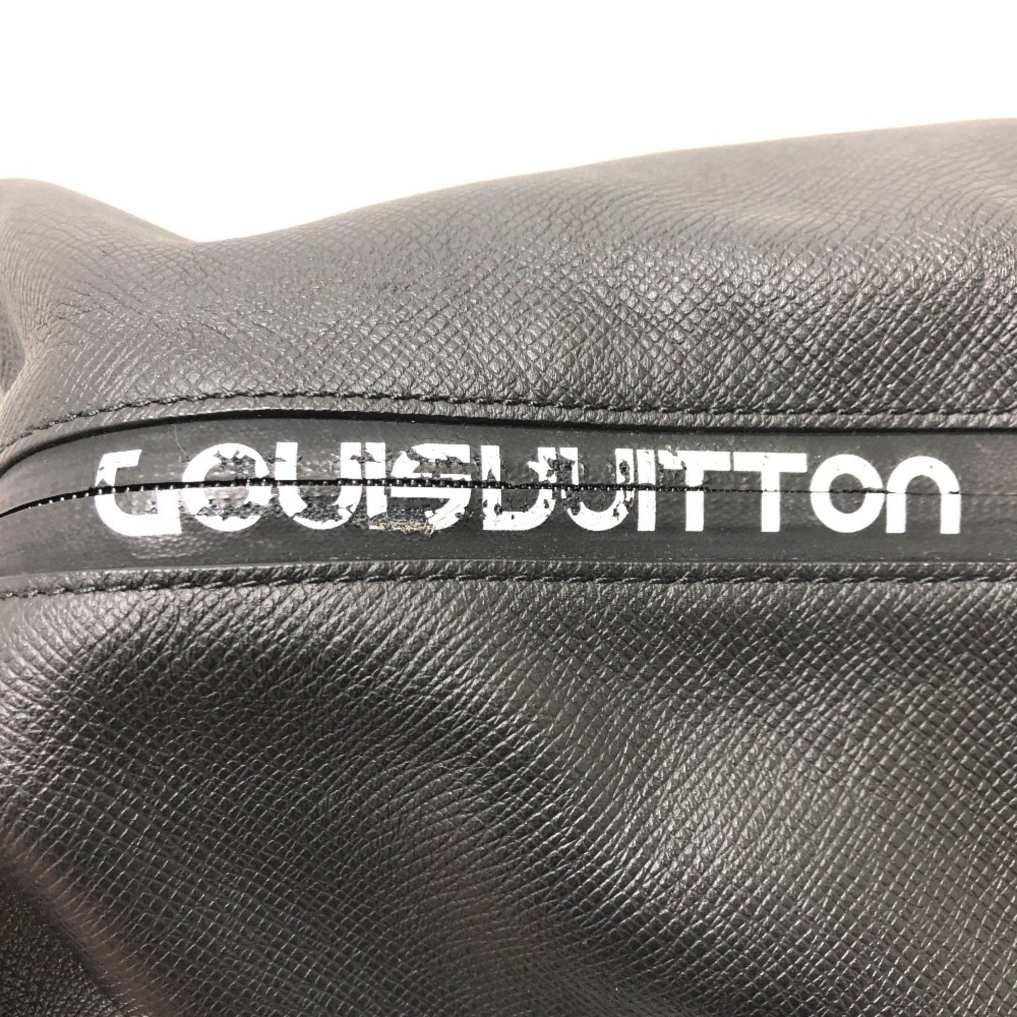 Louis Vuitton Taiga Ardoise Taiga Leather Tote Bag (Pre-Owned)