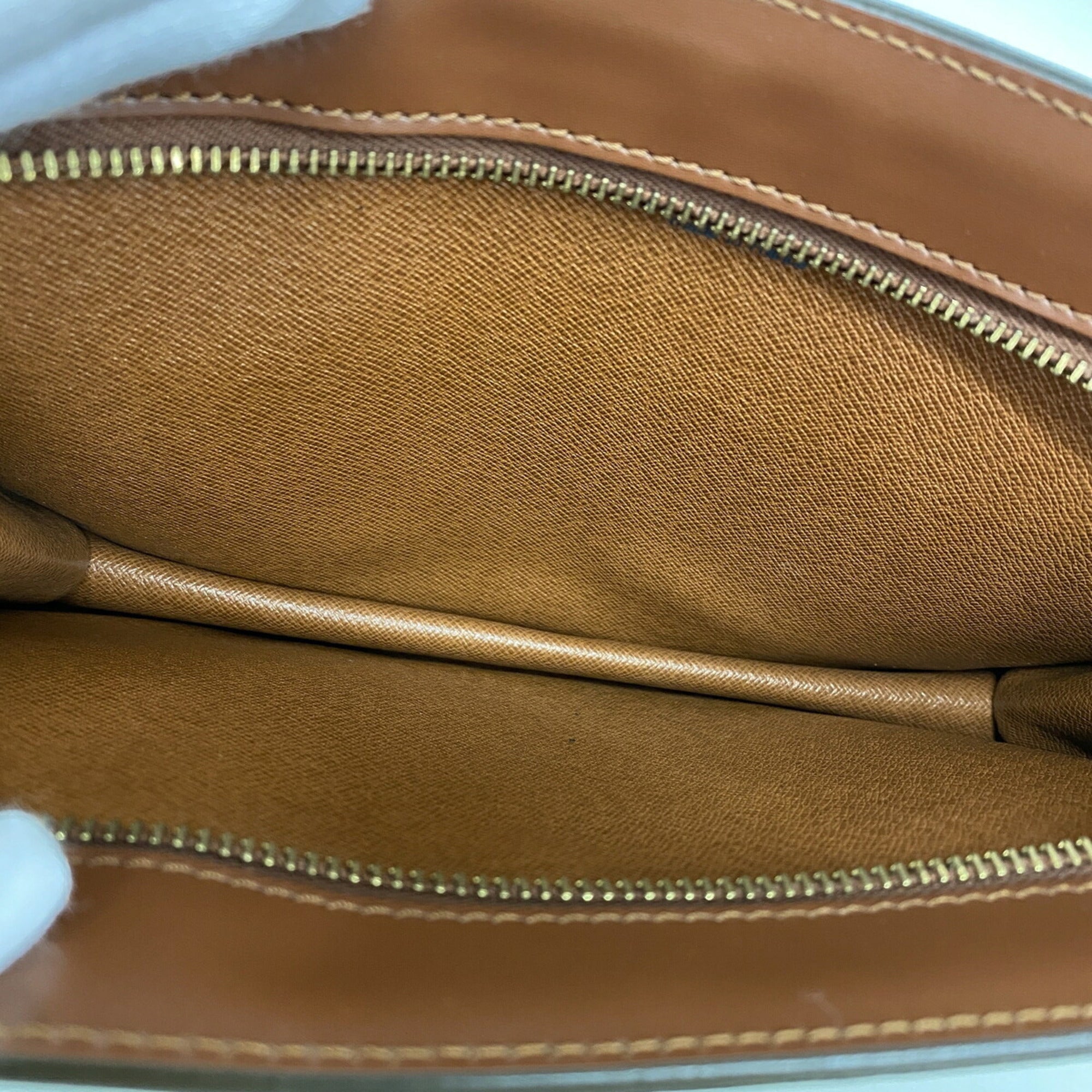 Louis Vuitton Brown Clutch Bag (Pre-Owned)