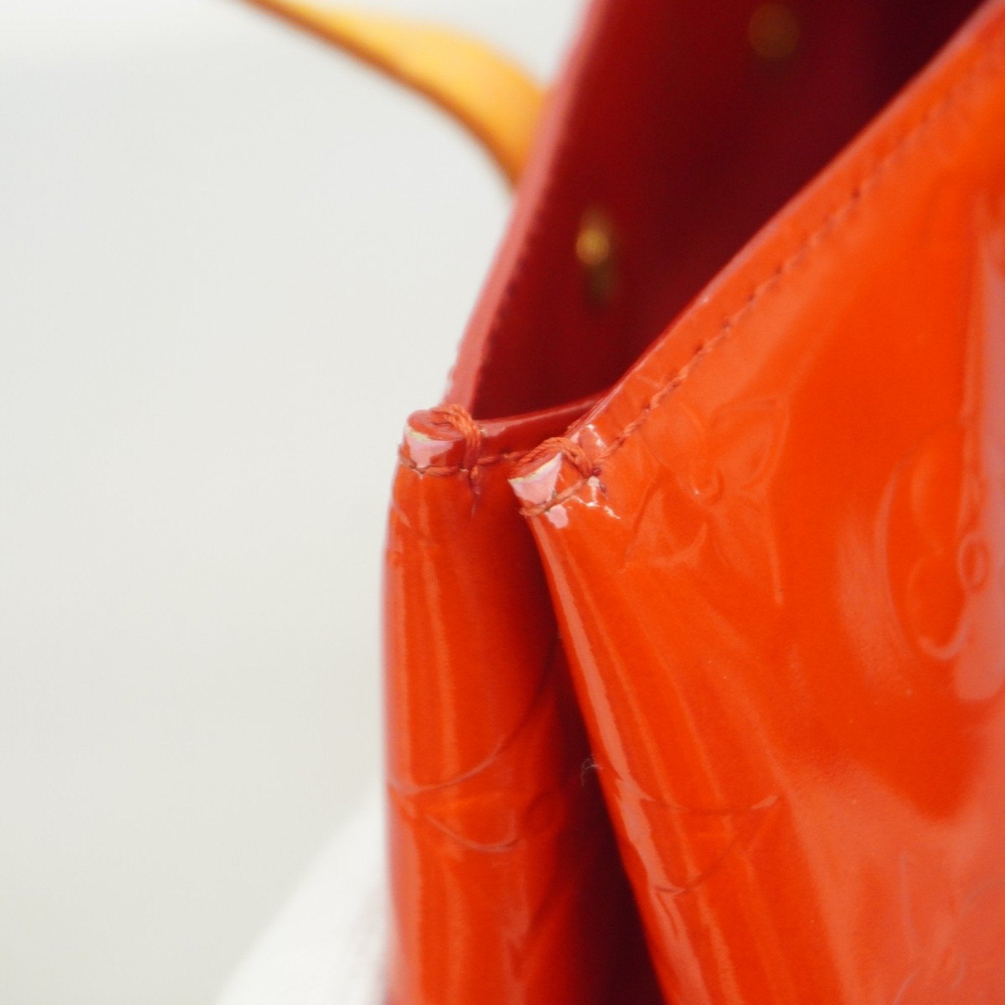 Louis Vuitton Rouge Handbag (Pre-Owned)