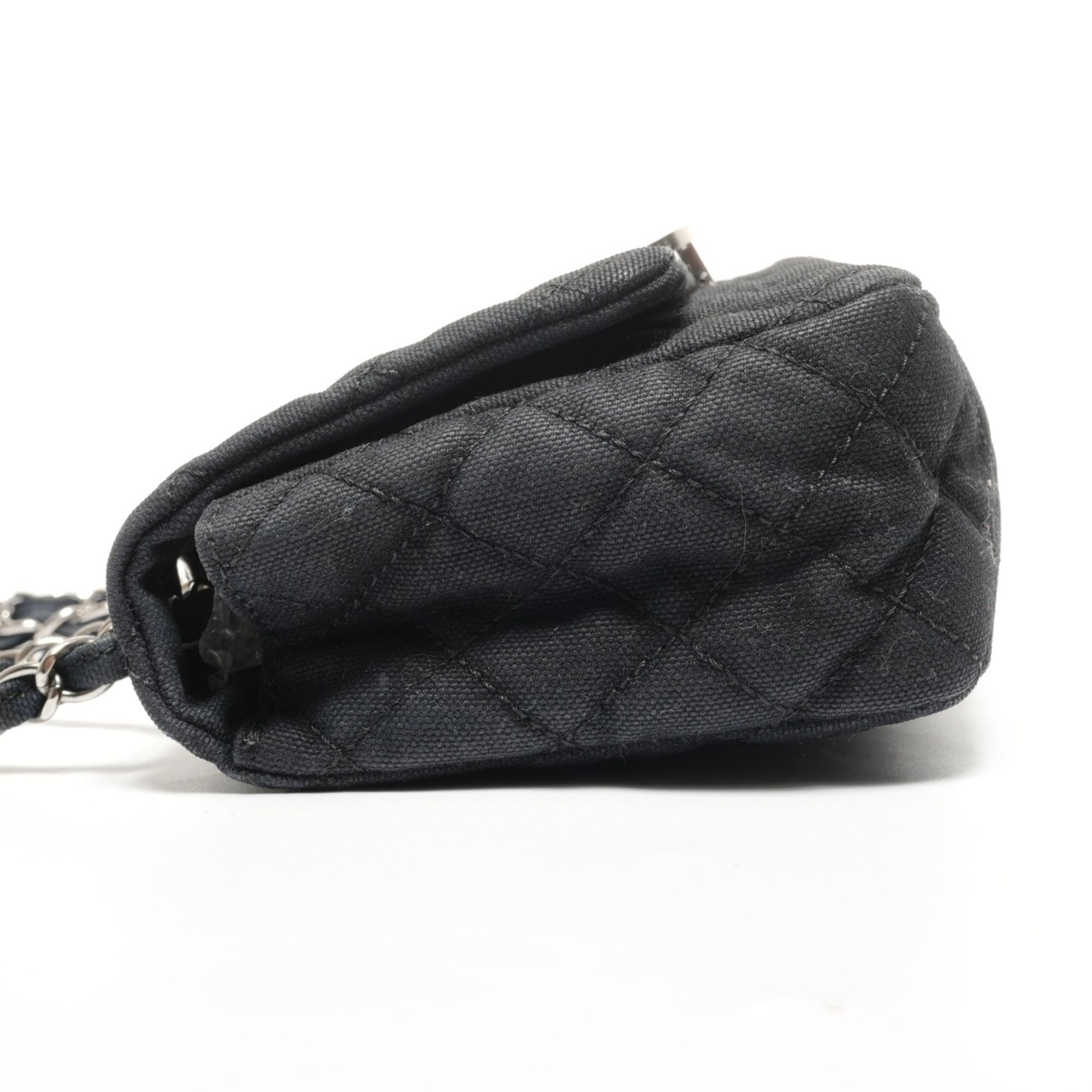 Chanel Matelasse Black Canvas Shoulder Bag (Pre-Owned)