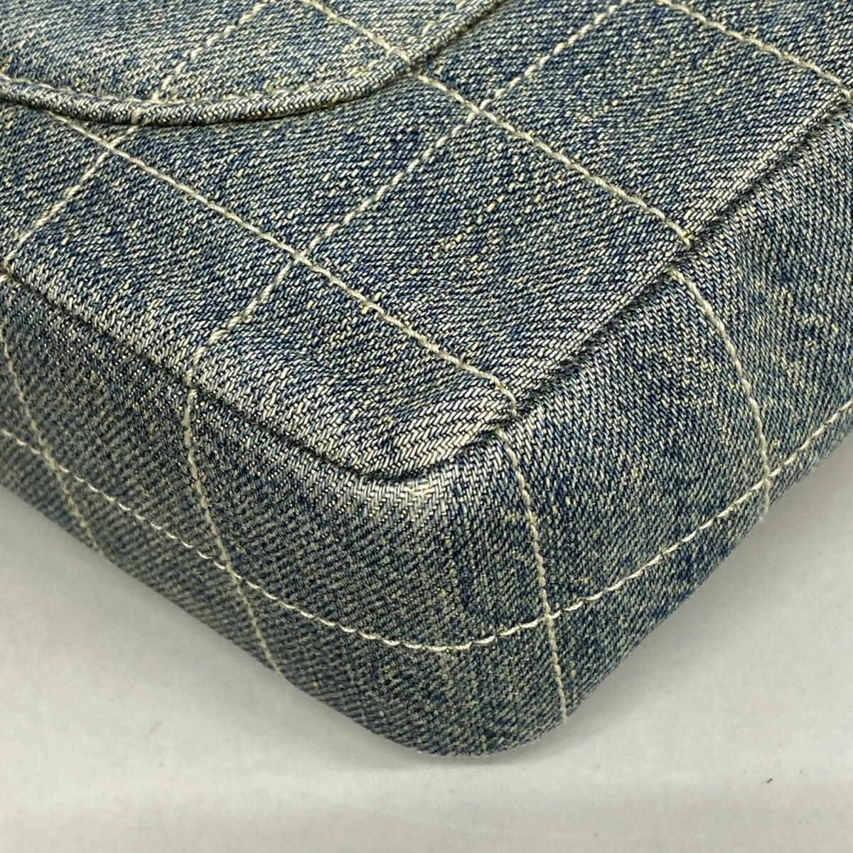 Chanel Blue Denim Shoulder Bag (Pre-Owned)