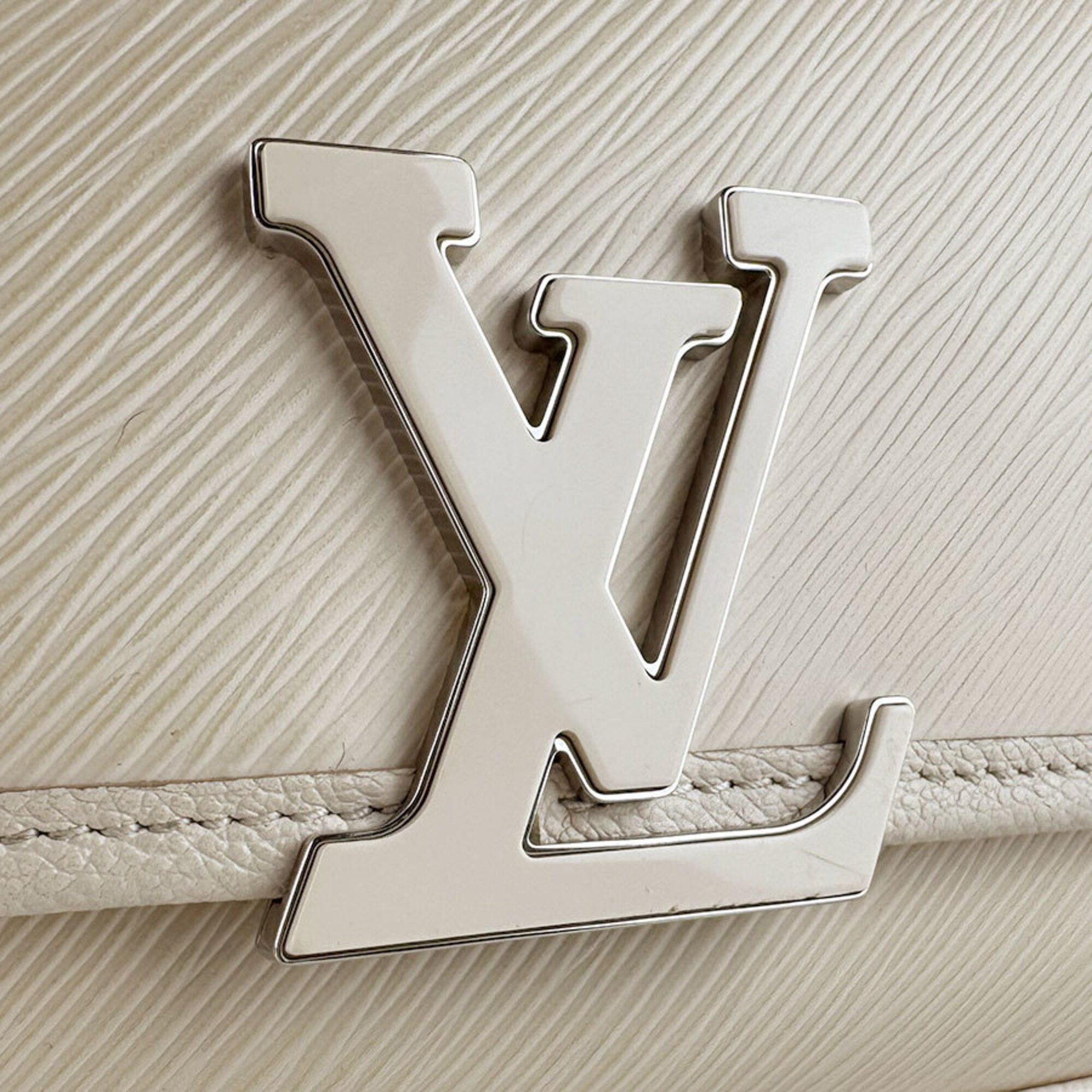 Louis Vuitton Beige Epi Leather Shoulder Bag (Pre-Owned)