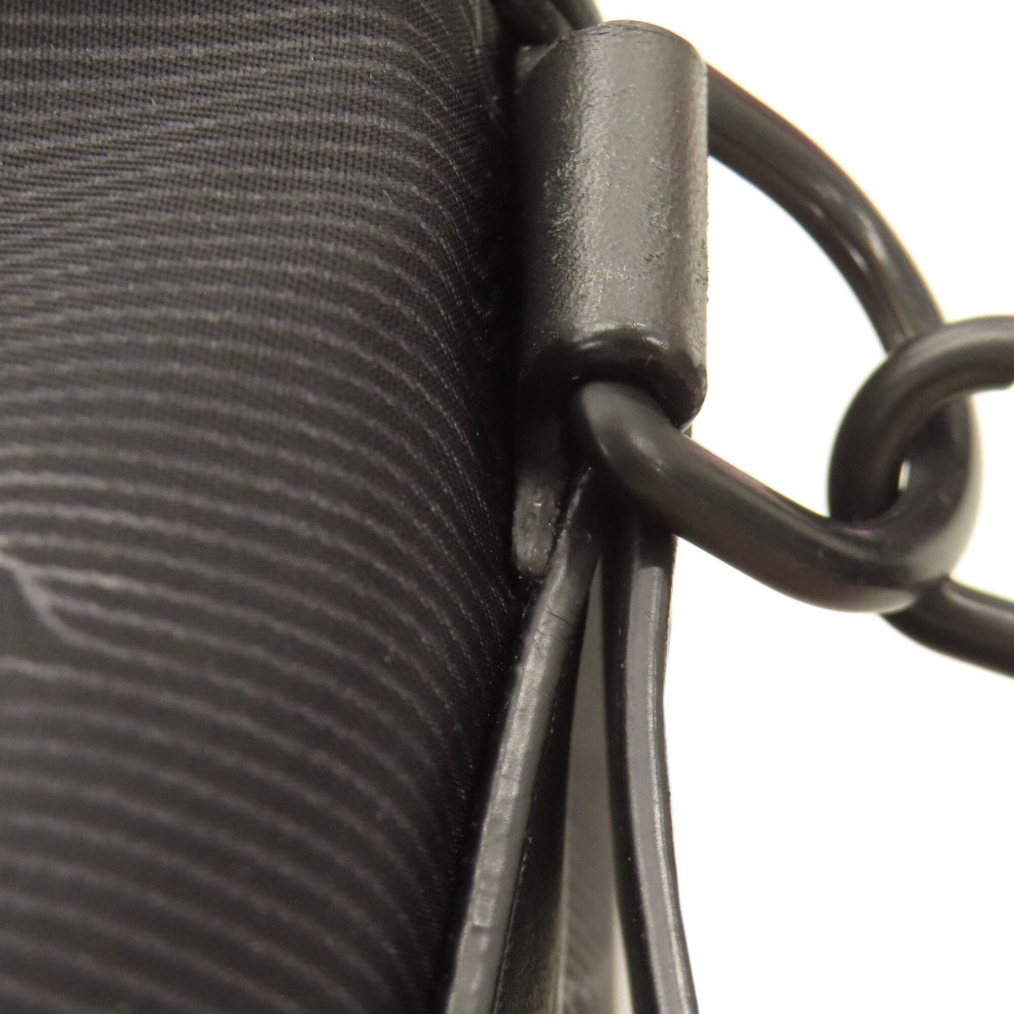 Louis Vuitton Black Nylon Shoulder Bag (Pre-Owned)