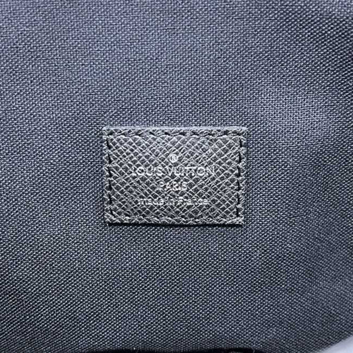 Louis Vuitton Ardoise Gray Taiga Leather Shoulder Bag (Pre-Owned)