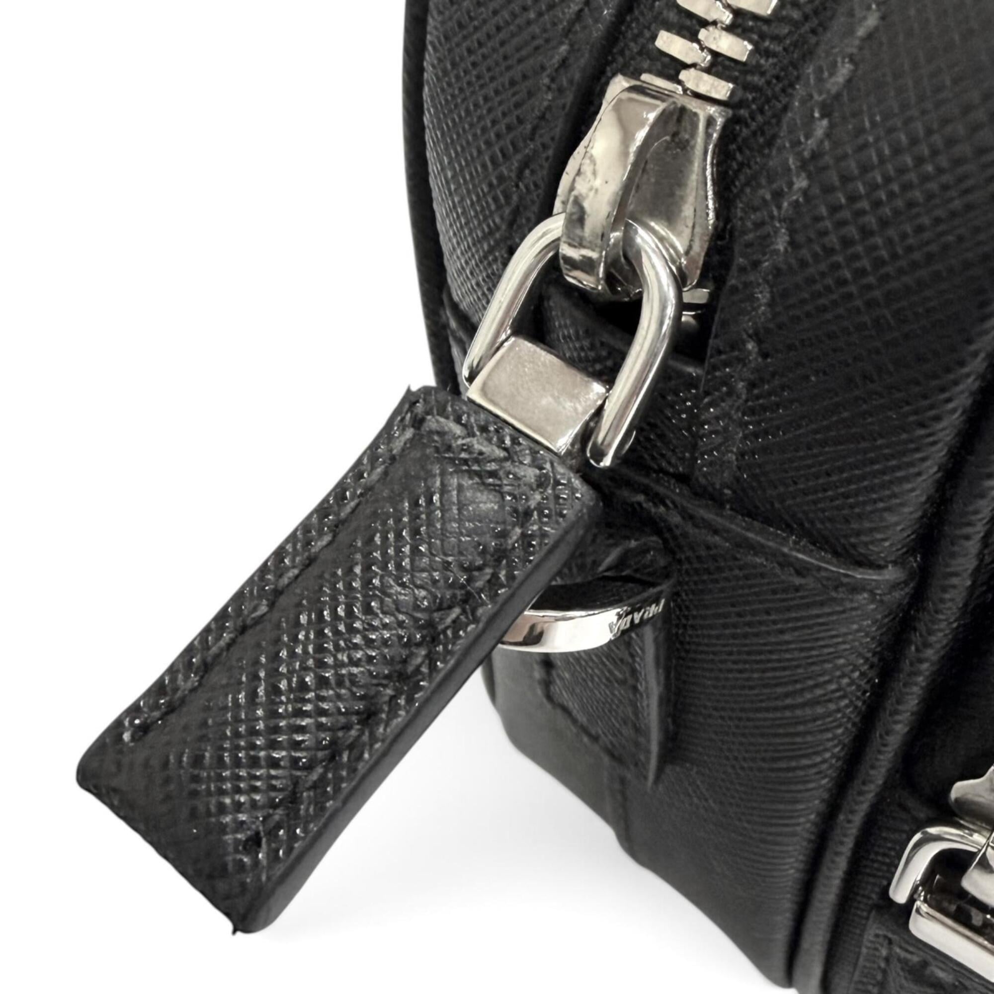 Prada Black Leather Pouch Shoulder Bag (Pre-Owned)