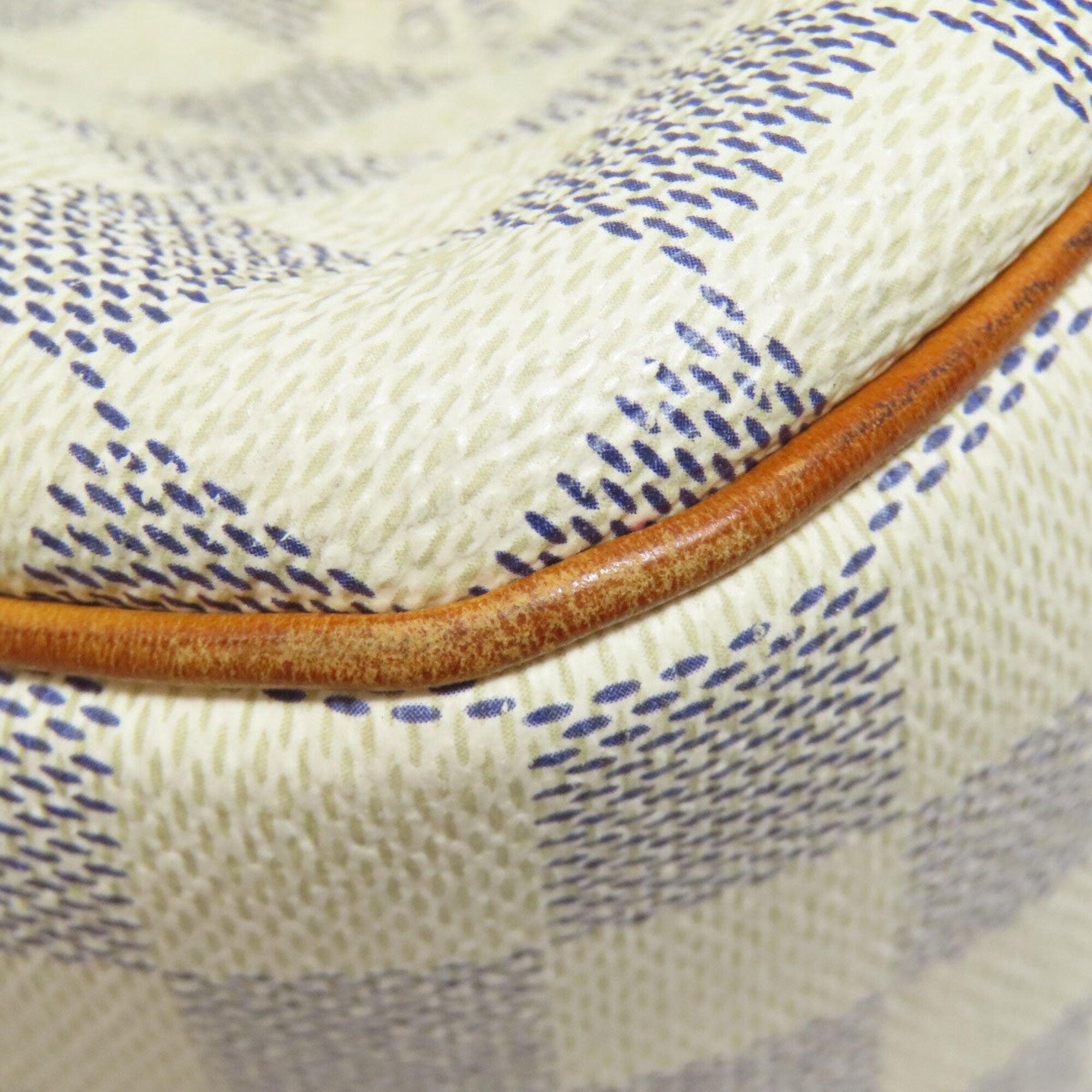 Louis Vuitton Azur Damier Canvas Damier Canvas Shoulder Bag (Pre-Owned)