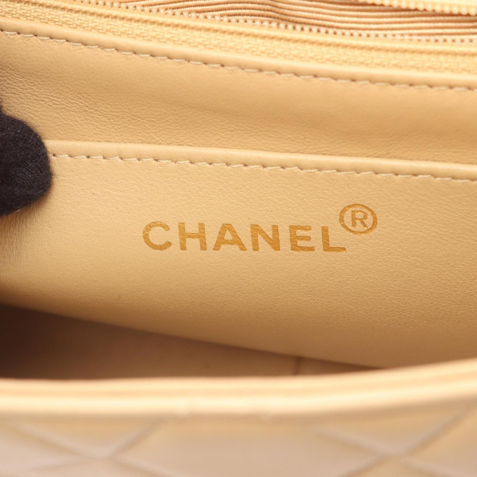 Chanel Beige Leather Handbag Shoulder Bag (Pre-Owned)