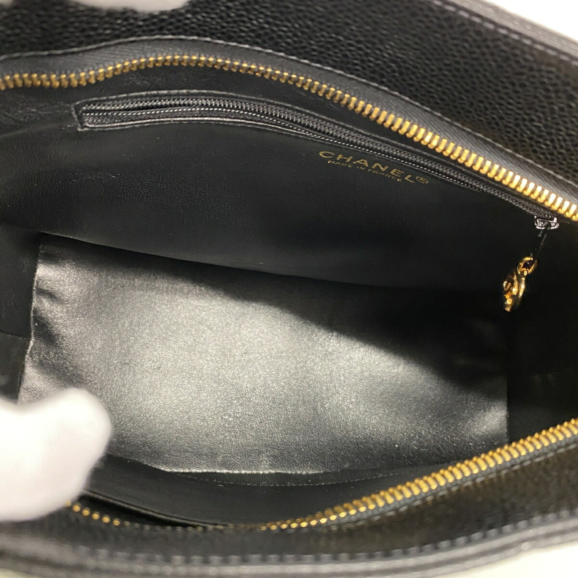 Chanel Black Grained Calfskin Tote Bag (Pre-Owned)