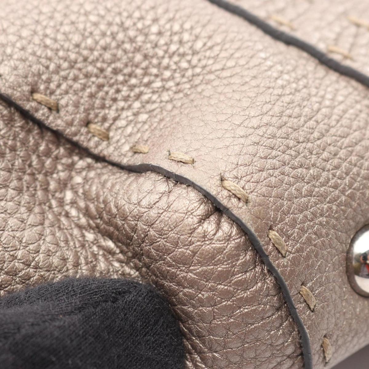 Fendi Beige Leather Handbag (Pre-Owned)