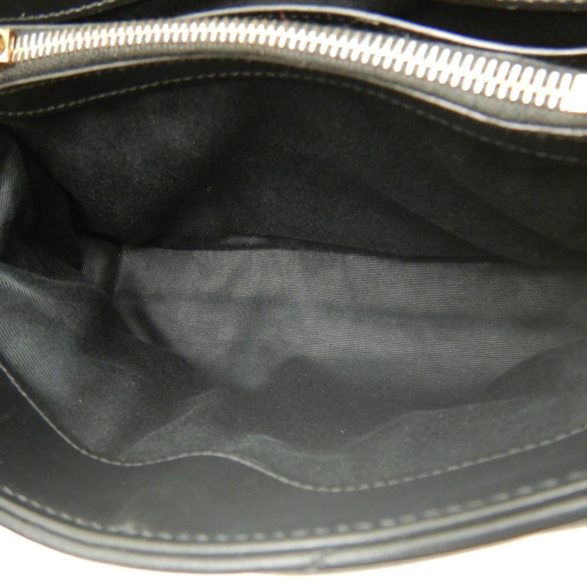 Yves Saint Laurent Black Leather Shoulder Bag (Pre-Owned)