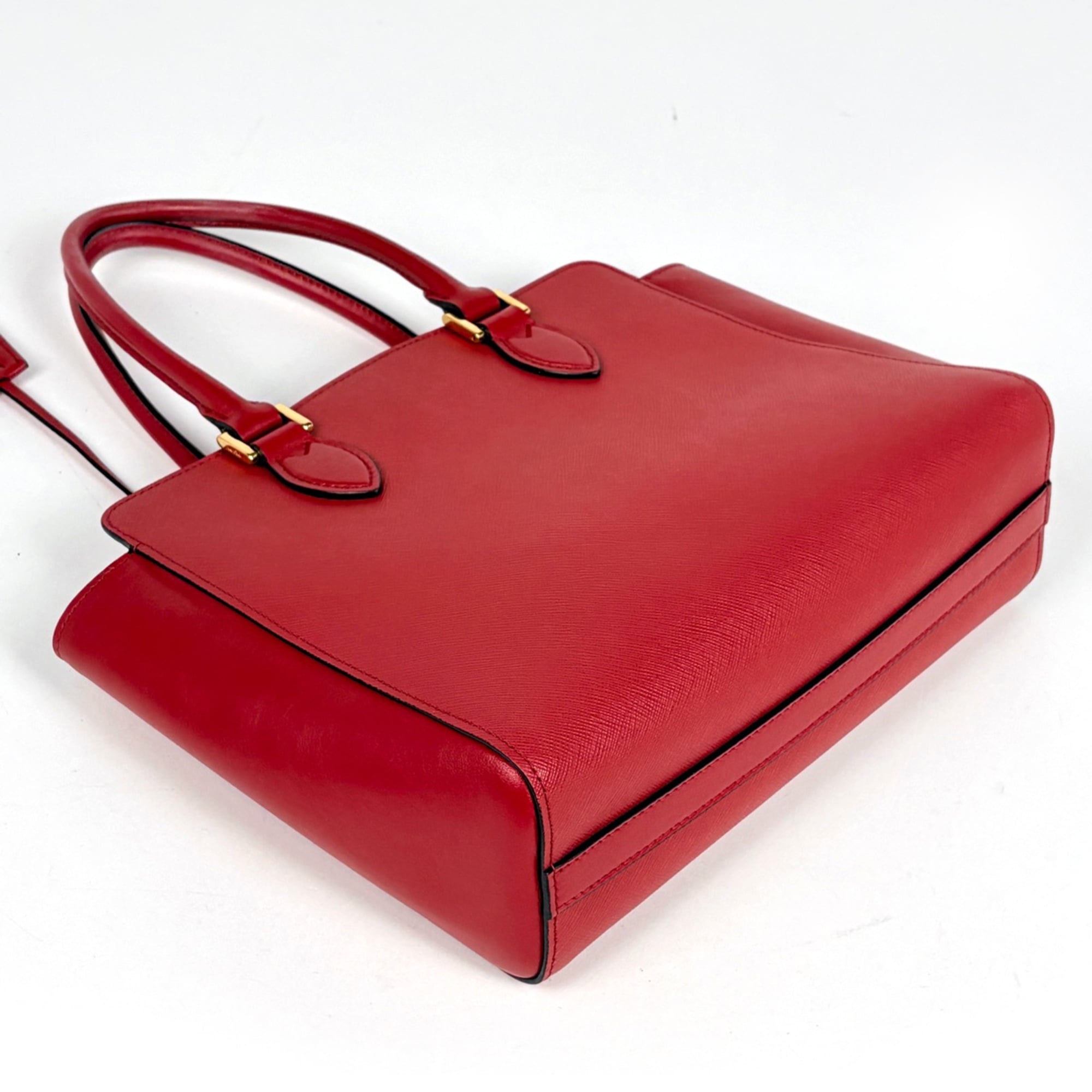 Prada Red Color Leather Handbag Shoulder Bag (Pre-Owned)