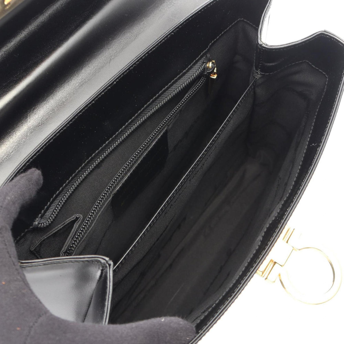Salvatore Ferragamo Black Leather Handbag (Pre-Owned)